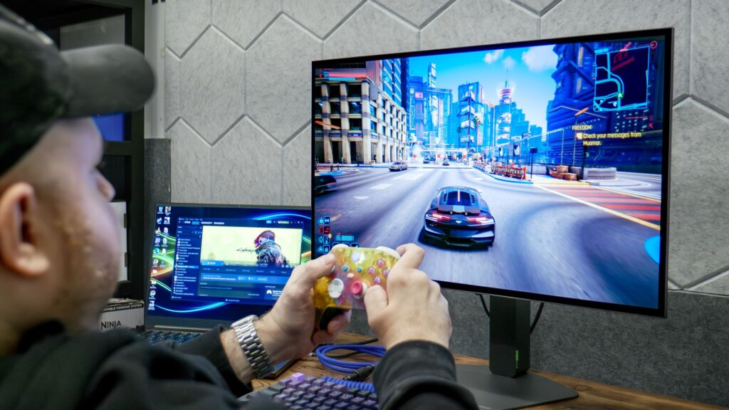 זה עתה בדקתי את צג המשחקים OLED המהיר בעולם - וקצבי הרענון שלו מטורפים מאת Tony Polanco פורסם ב-30 באפריל 26 מומלץ LG UltraGear 27GX79B-B מרשים עם קצבי הרענון הגבוהים שלו. למרות שהוא מהיר ומציע בהירות HDR גבוהה, הוא מיועד רק לגיימרים תחרותיים.