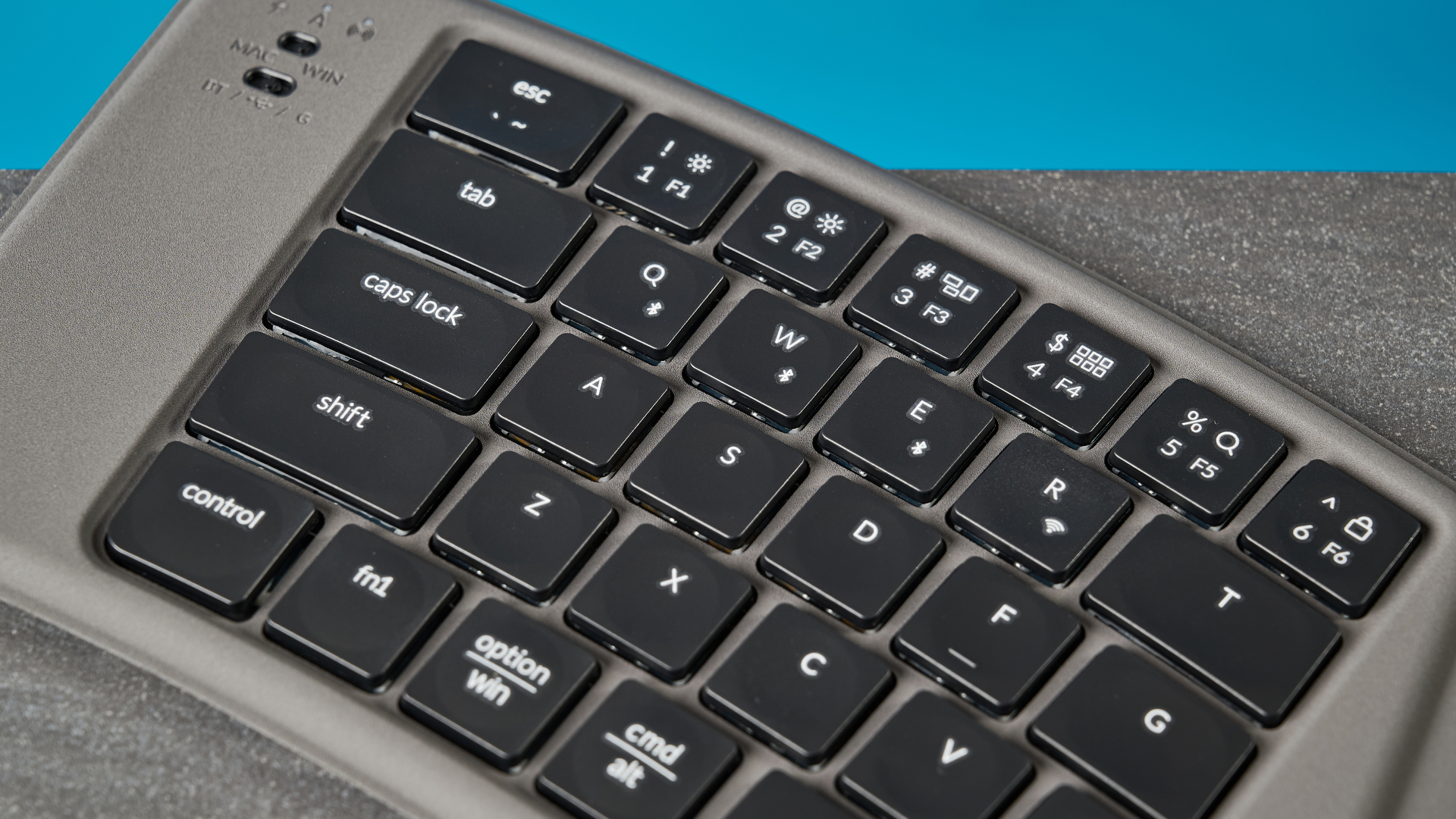 מקלדת Keychron B11 Pro שחורה מתקפלת