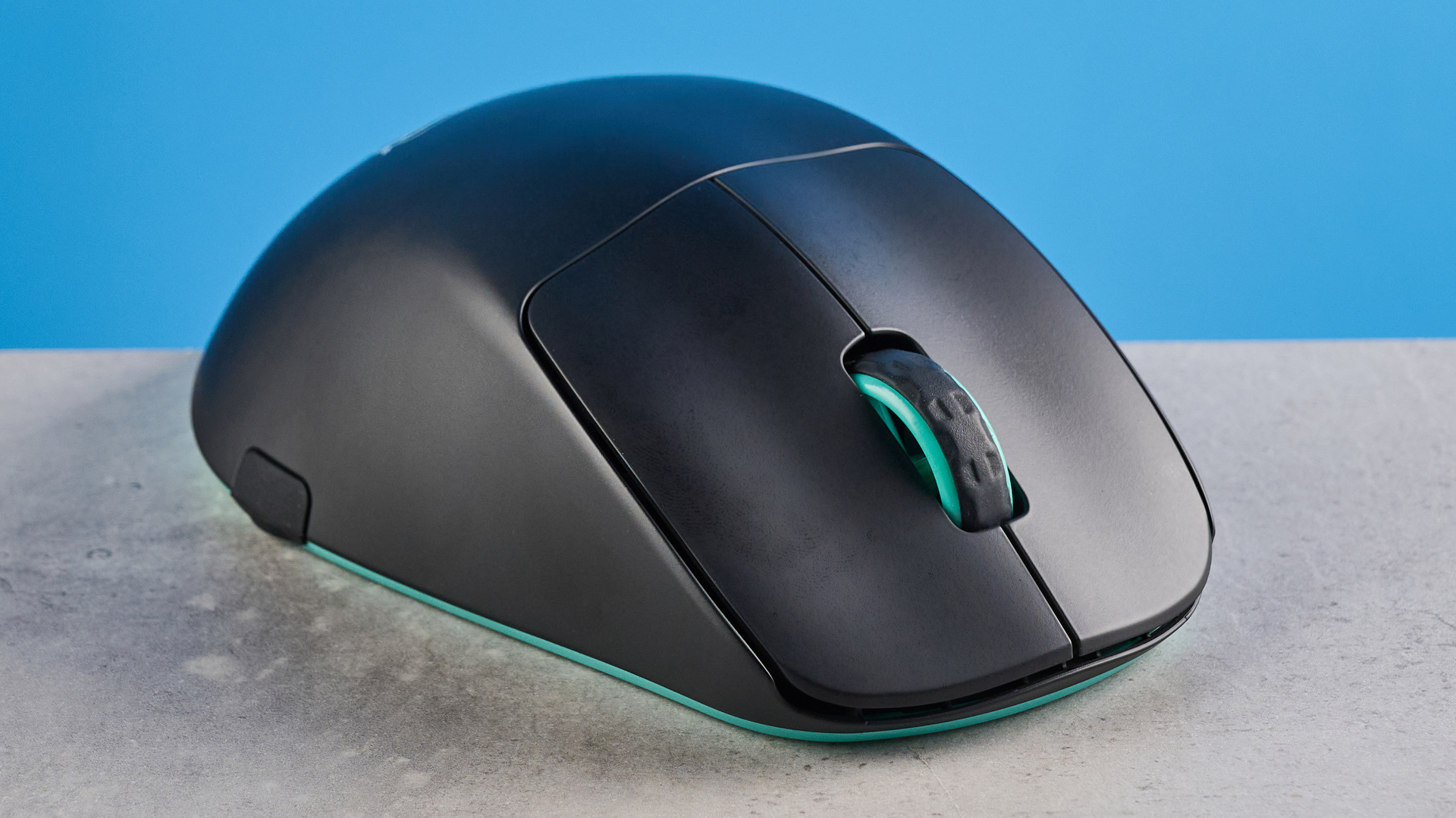 עכבר גיימינג אלחוטי Cherry XTRFY M64 שחור ותכלת