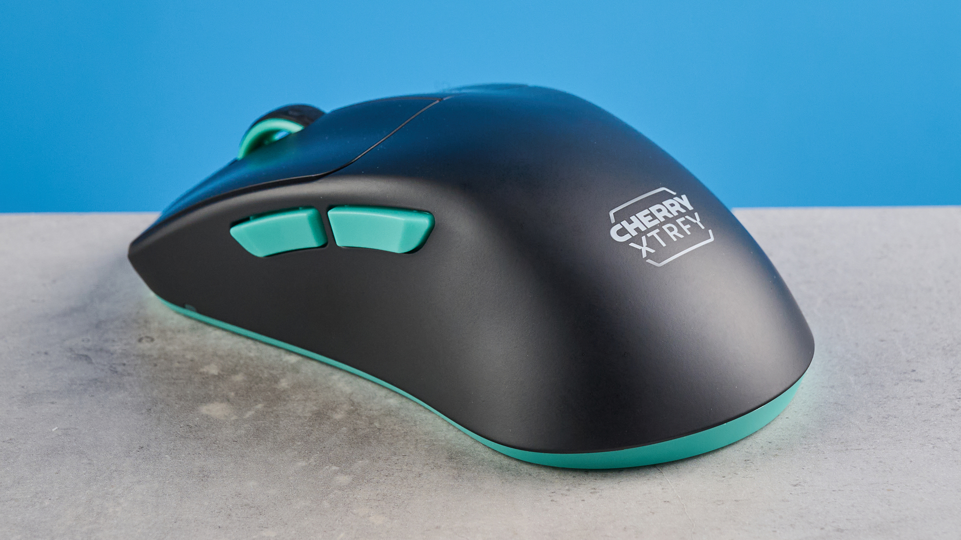 עכבר גיימינג אלחוטי Cherry XTRFY M64 שחור ותכלת