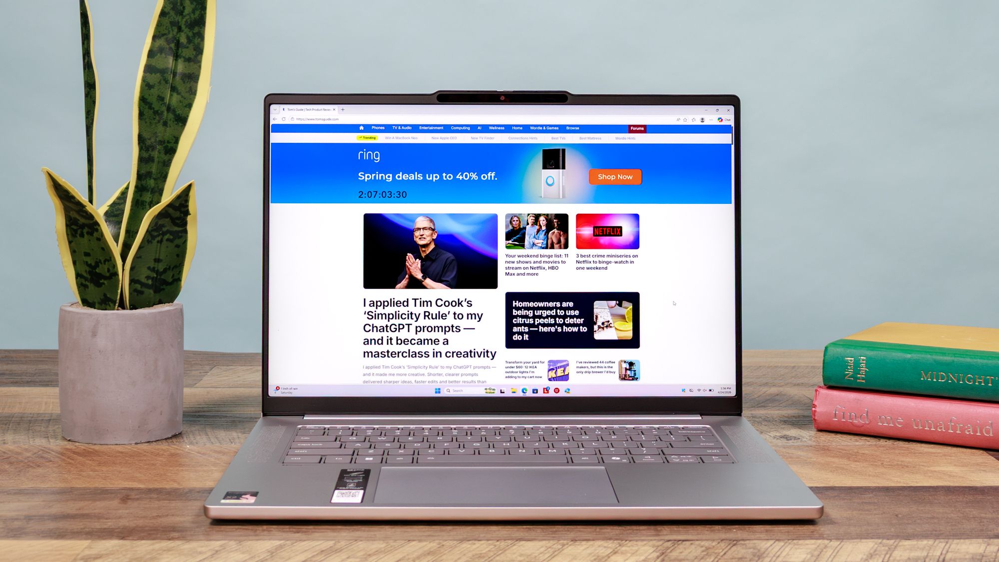 זה עתה בדקתי את ה-IdeaPad Slim 5x - וזה המחשב הנייד החדש והמועדף עליי לעבודה מאת Dylan Haas פורסם ב-19 במאי 26 מומלץ למרות שהוא עשוי להיאבק בכמה משימות תובעניות, ה-Lenovo IdeaPad Slim 5x Gen 11 הוא מחשב נייד יעיל, עמוס בתכונות שמתחיל ב-$849.