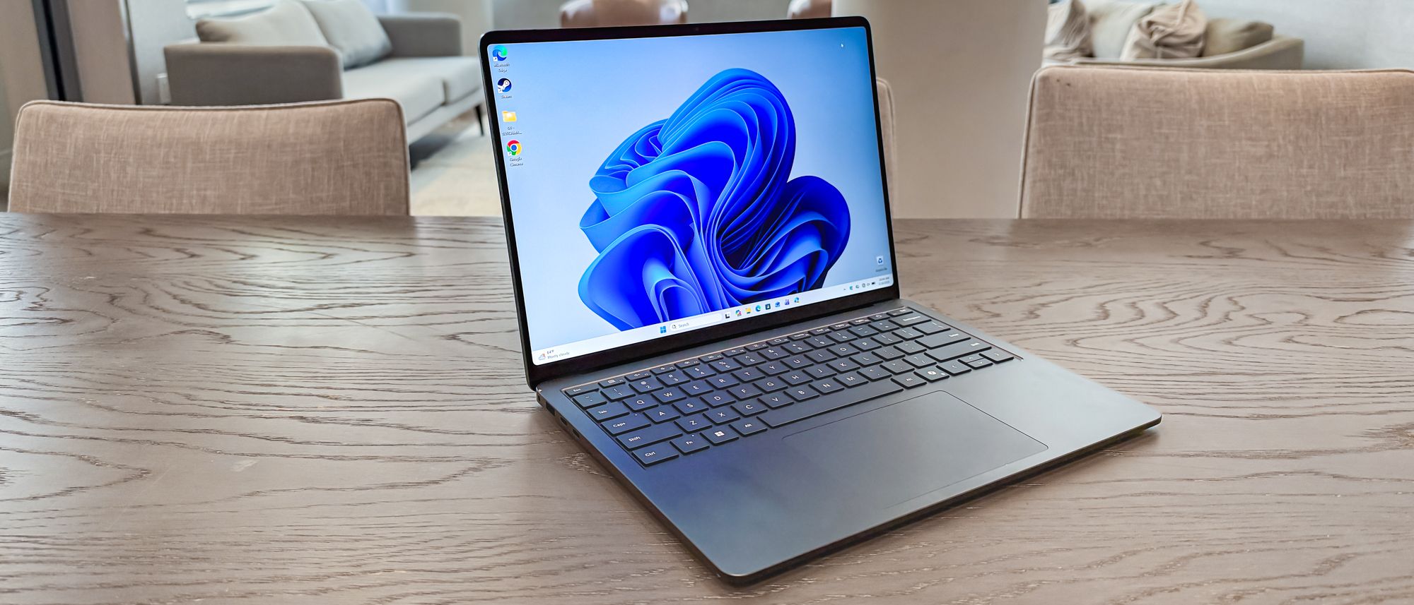 Microsoft Surface Laptop 8 החדש נהדר - אבל קשה להמליץ ​​לרוב האנשים מאת Tony Polanco פורסם ב-19 במאי 26 מומלץ Microsoft Surface Laptop 8 מציע ביצועים חזקים וחיי סוללה ארוכים. עם זאת, המחיר המבוקש הגבוה של $1,949 הוא הרבה מה לבקש עבור הצרכן הממוצע.