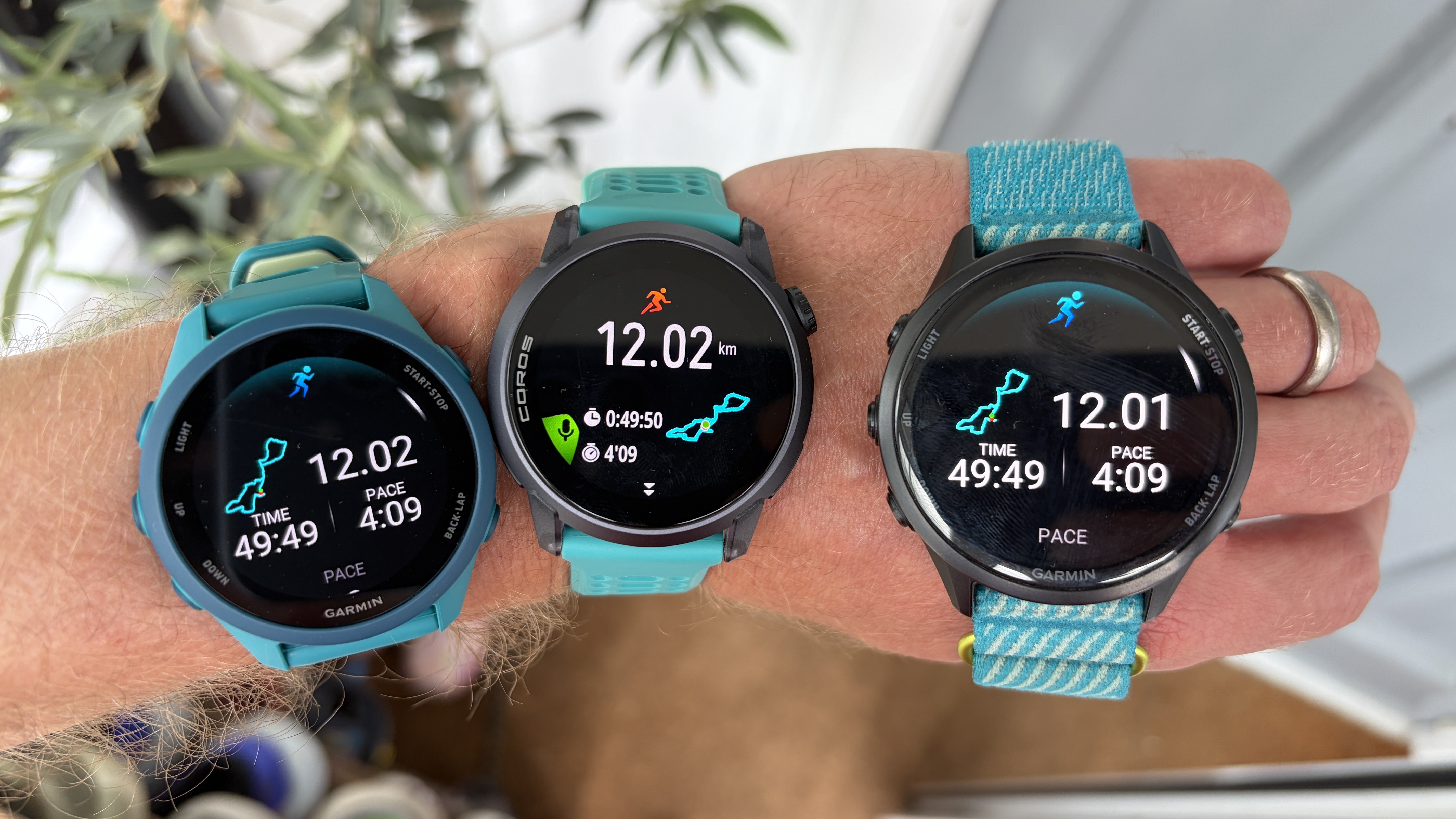 Garmin Forerunner 170 נגד Coros Pace 4