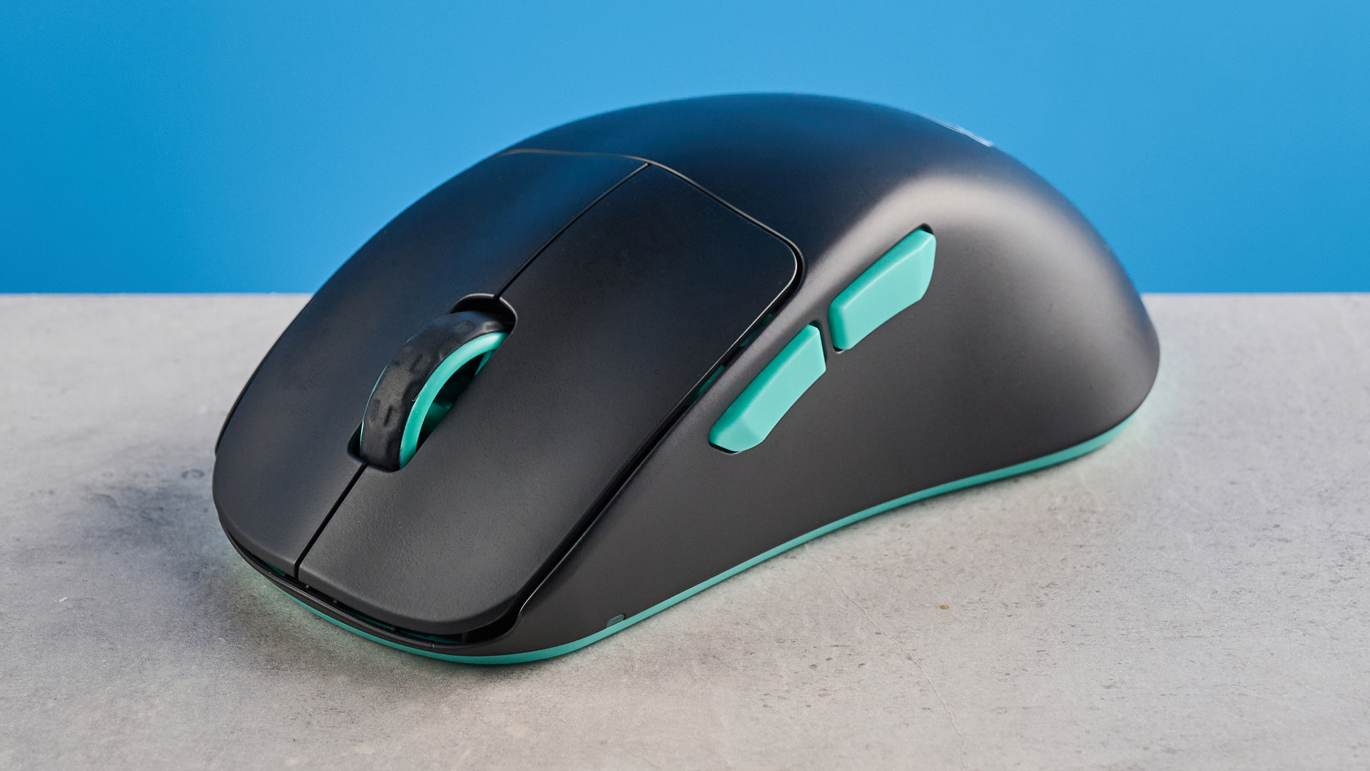 עכבר גיימינג אלחוטי Cherry XTRFY M64 שחור ותכלת