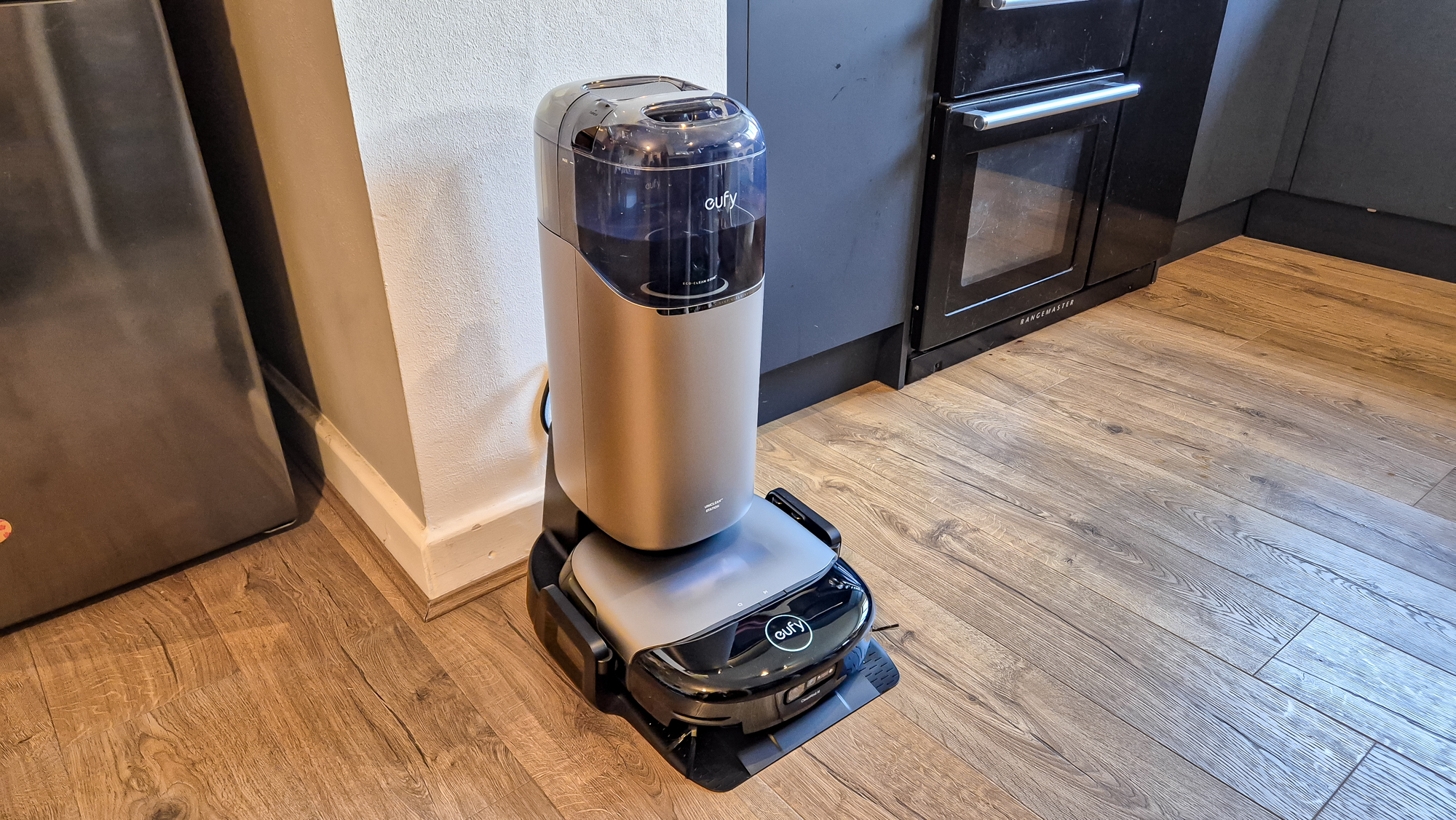 Eufy Omni S2 במטבח