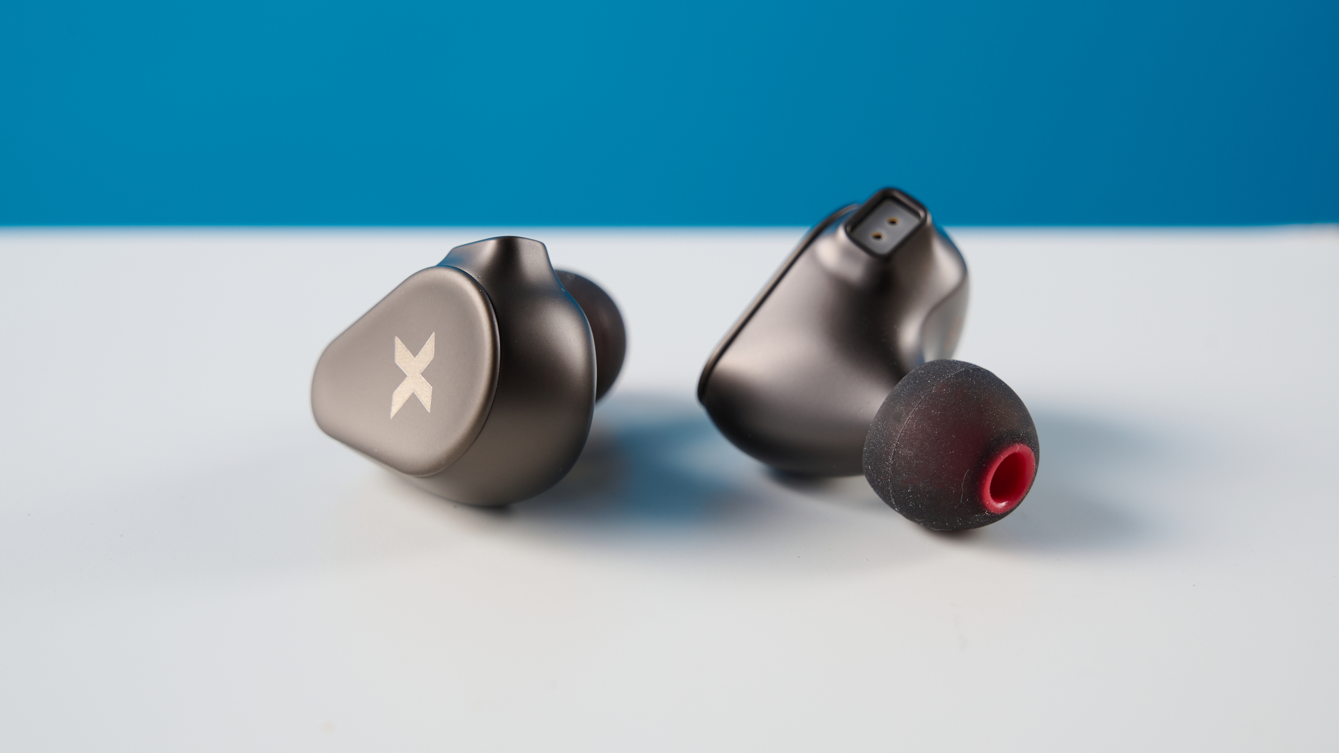 IEMs חוטיים של Dunu Titan X
