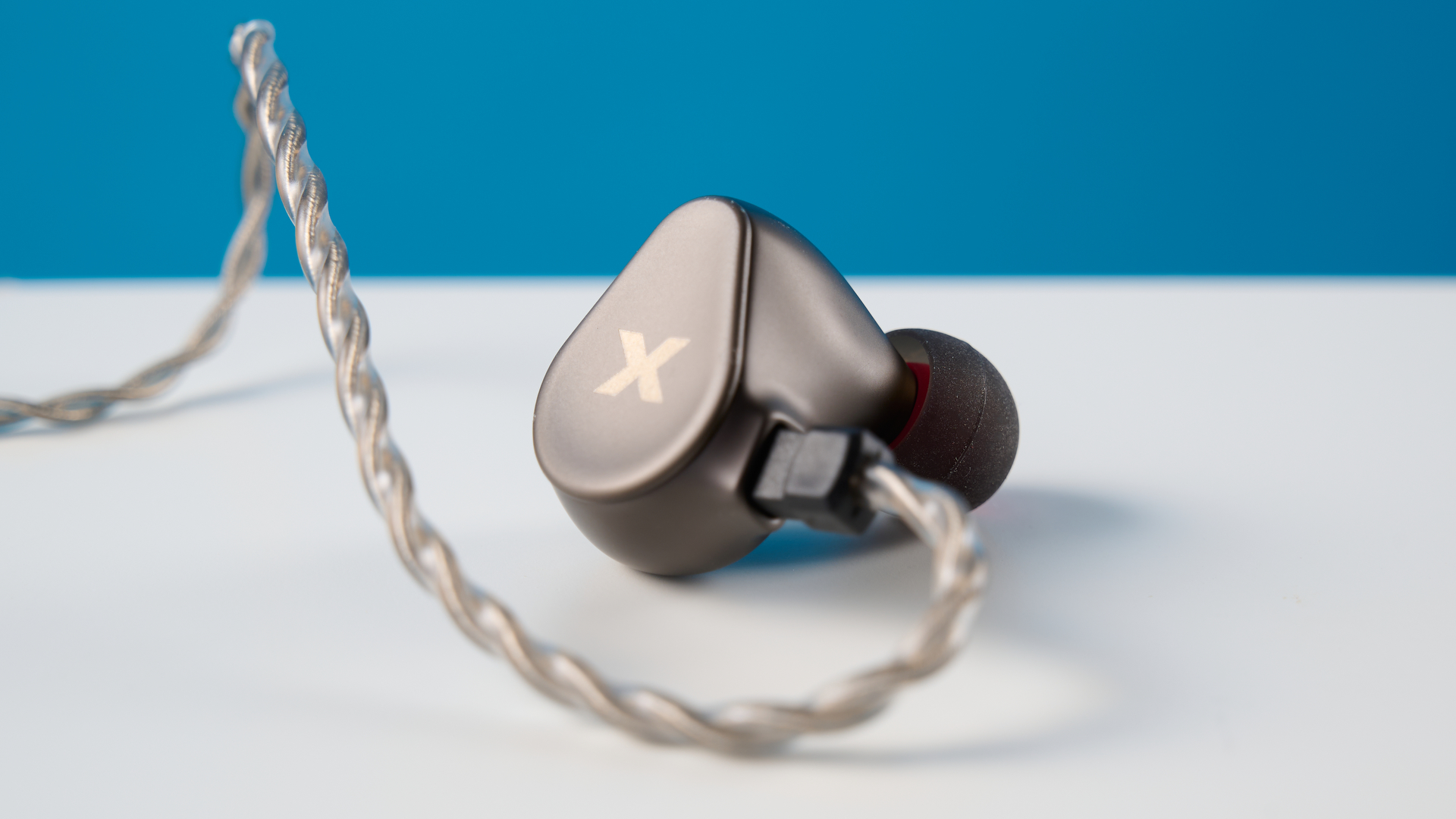 IEMs חוטיים של Dunu Titan X