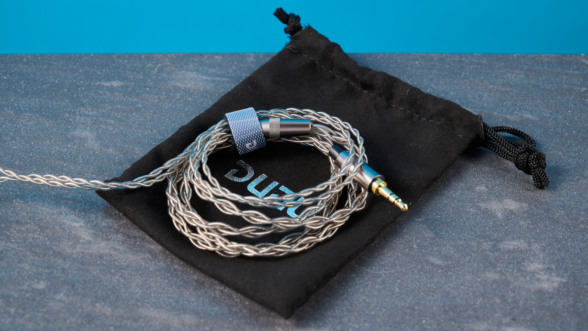 IEMs חוטיים של Dunu Titan X