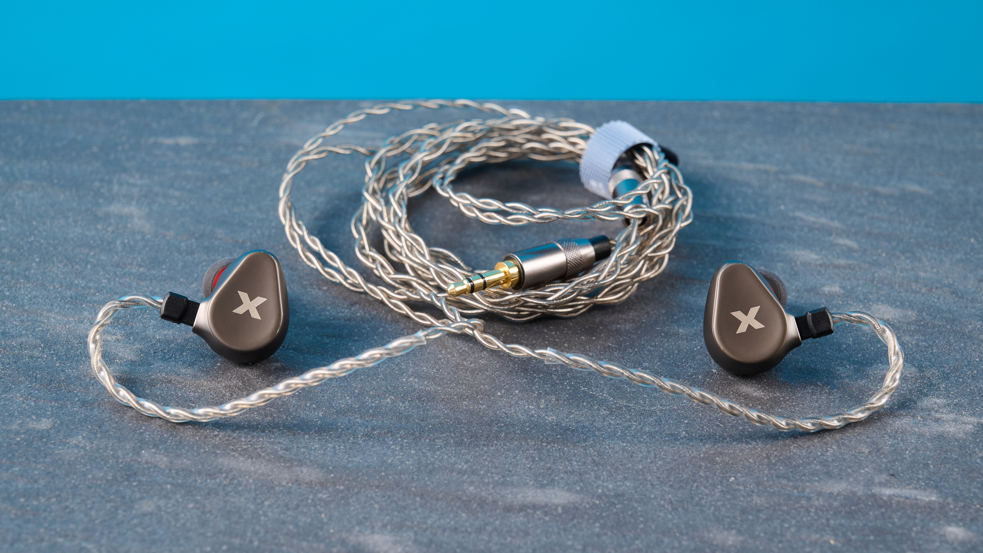 IEMs חוטיים של Dunu Titan X