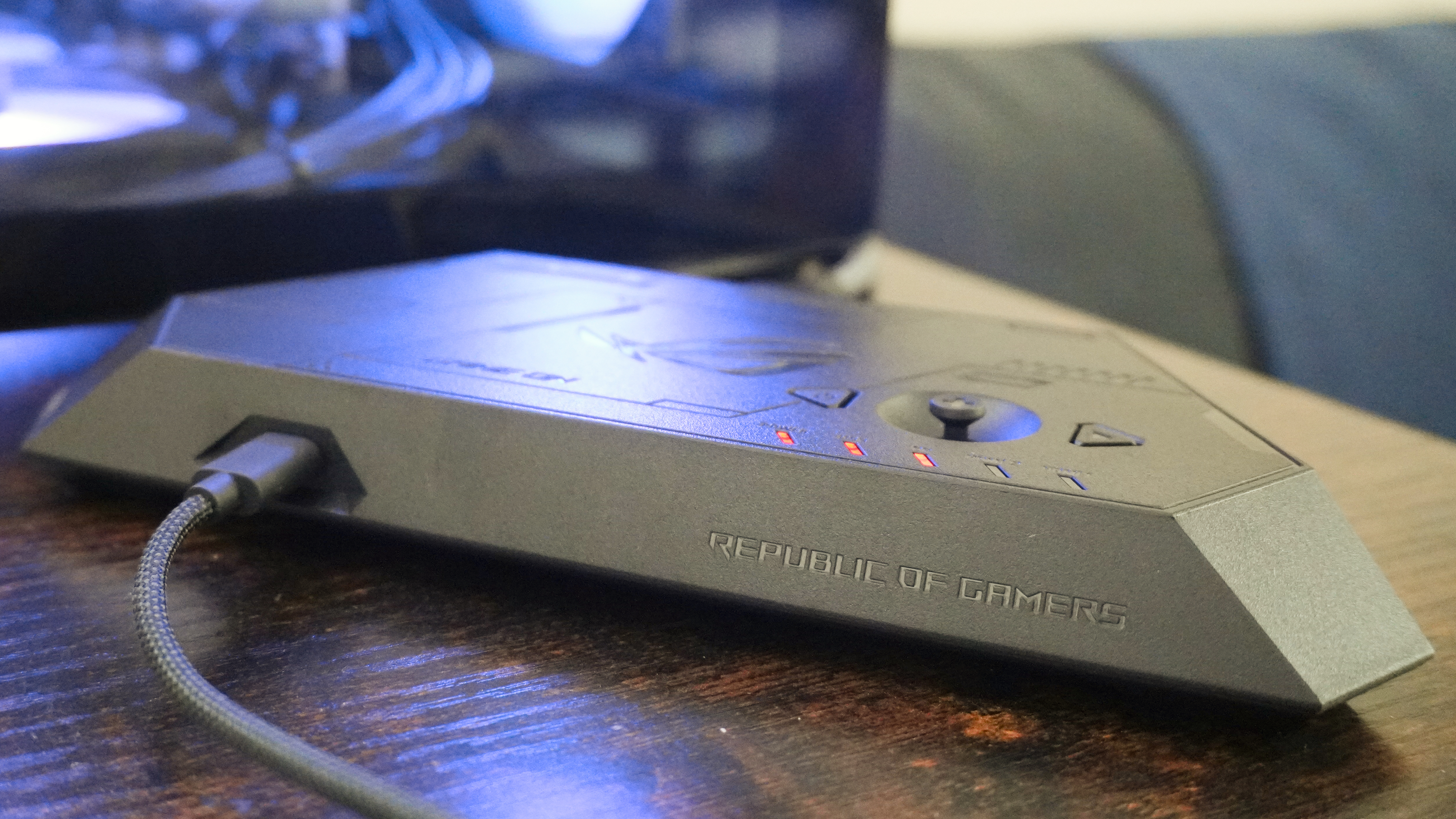 משקפי Asus ROG Xreal R1 AR