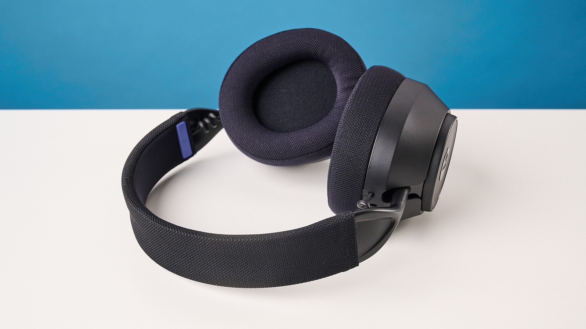 אוזניות גיימינג PowerA LucidSound LS500 בצבע שחור