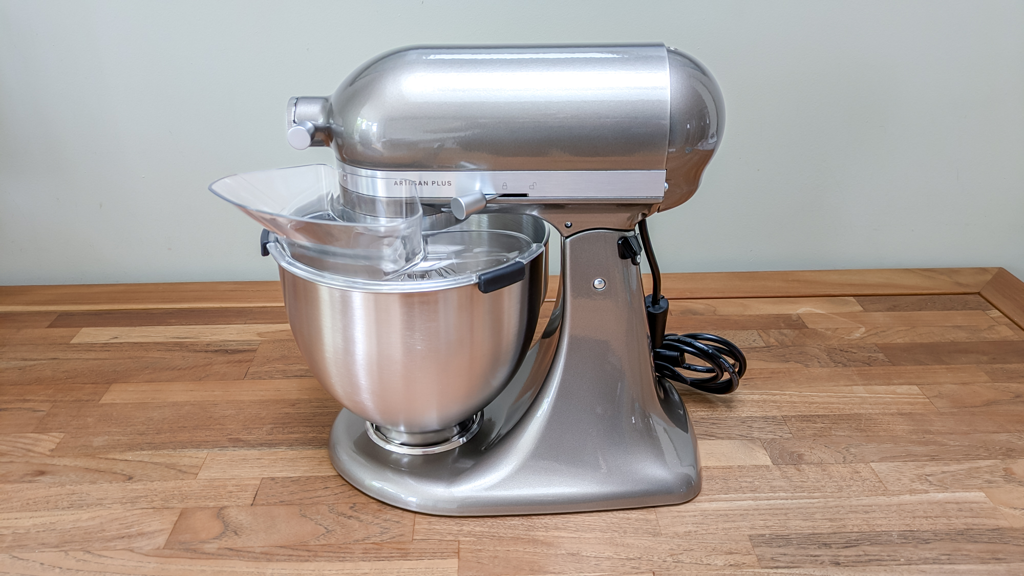 סקירת סטנד מיקסר KitchenAid Artisan Plus