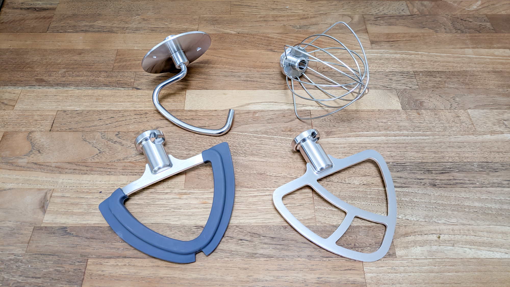 סקירת סטנד מיקסר KitchenAid Artisan Plus