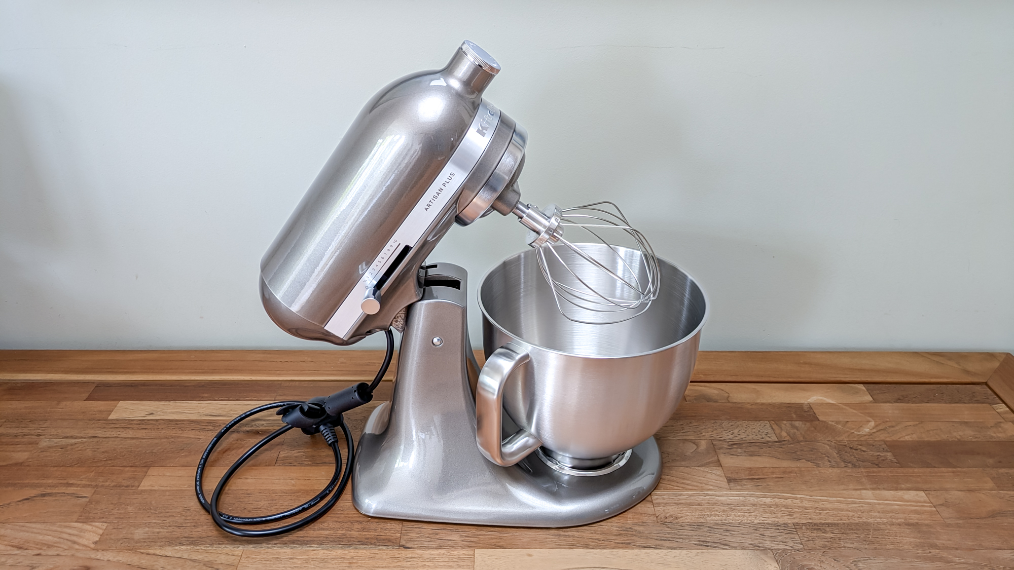 סקירת סטנד מיקסר KitchenAid Artisan Plus