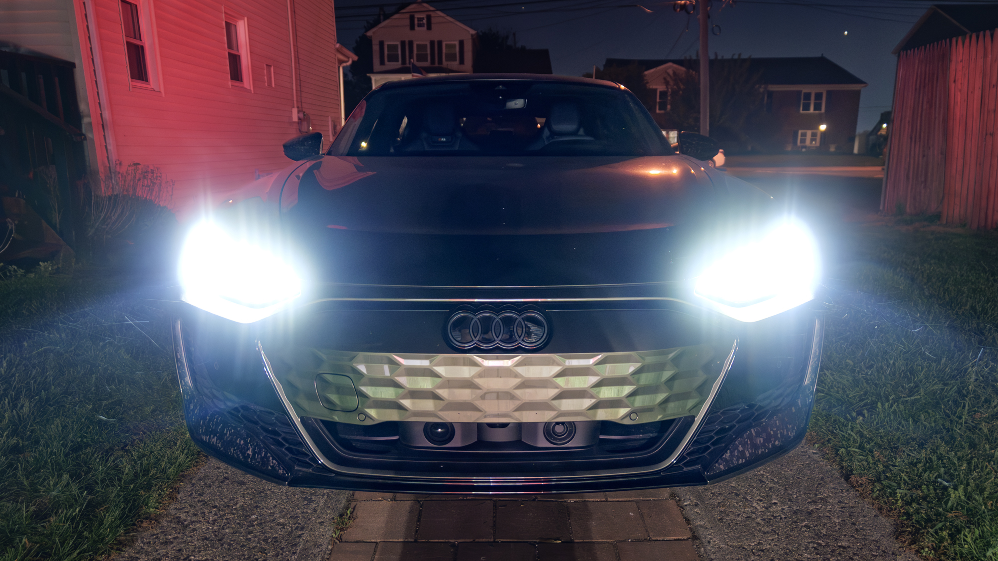 סקירת Audi RS e-tron RT 2026.