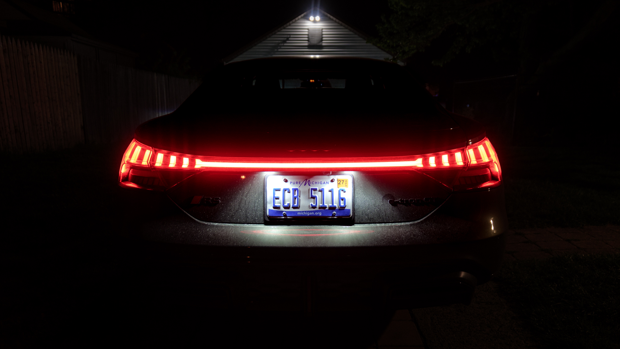 סקירת Audi RS e-tron RT 2026.