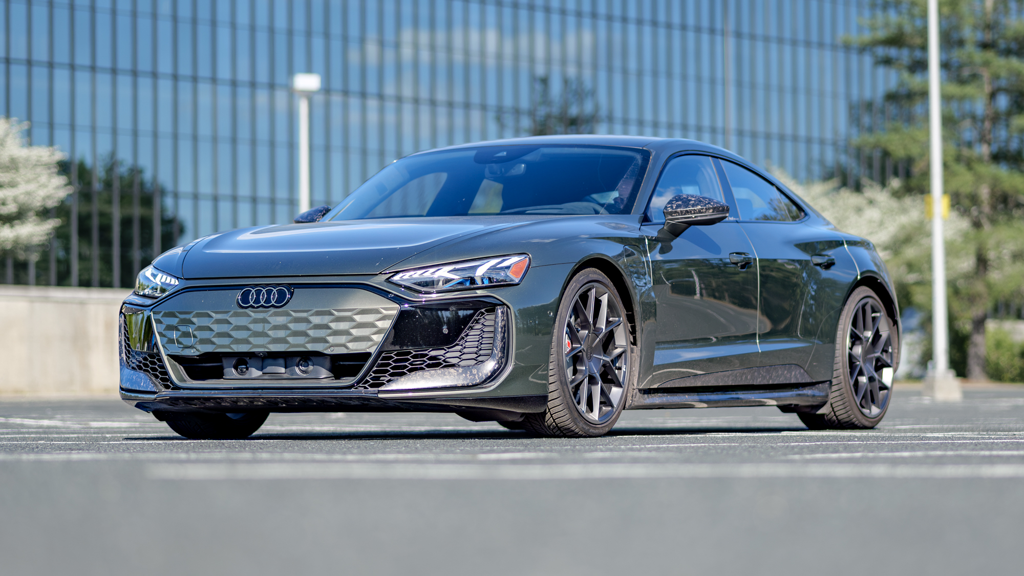 סקירת Audi RS e-tron RT 2026.