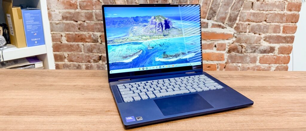 סוף סוף מצאתי Chromebook שראוי לתווית "פלוס" מאת מדליין ריצ'יוטו פורסם ב-17 ביוני 26 מומלץ Chromebook Plus 2-in-1 Gen 10 של Lenovo מציע מקלדת פנטסטית ואיכות בנייה מעולה עם ביצועים אמינים כדי סוף סוף להרגיש ראוי לתווית "פלוס".