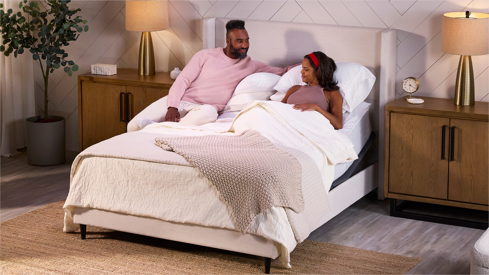 סט מזרן מתכוונן קשיח כחלק ממבצע יום הזיכרון