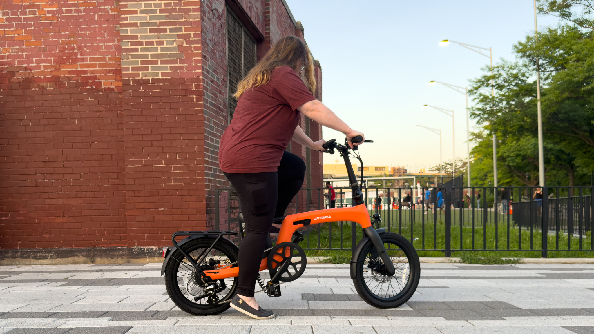 Urtopia Carbon Fold 2 עם רוכב קצר