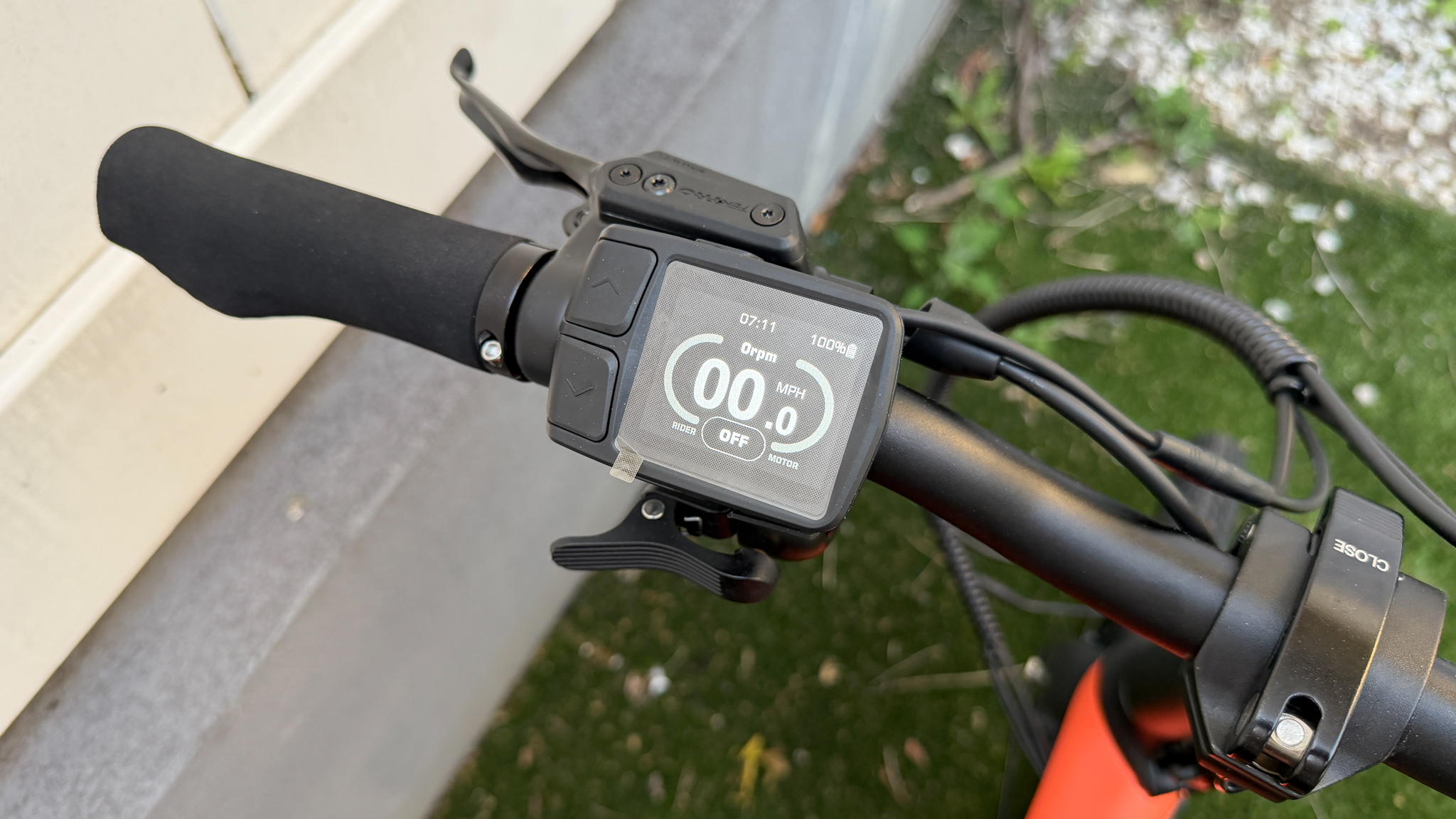 צג Urtopia Carbon Fold 2