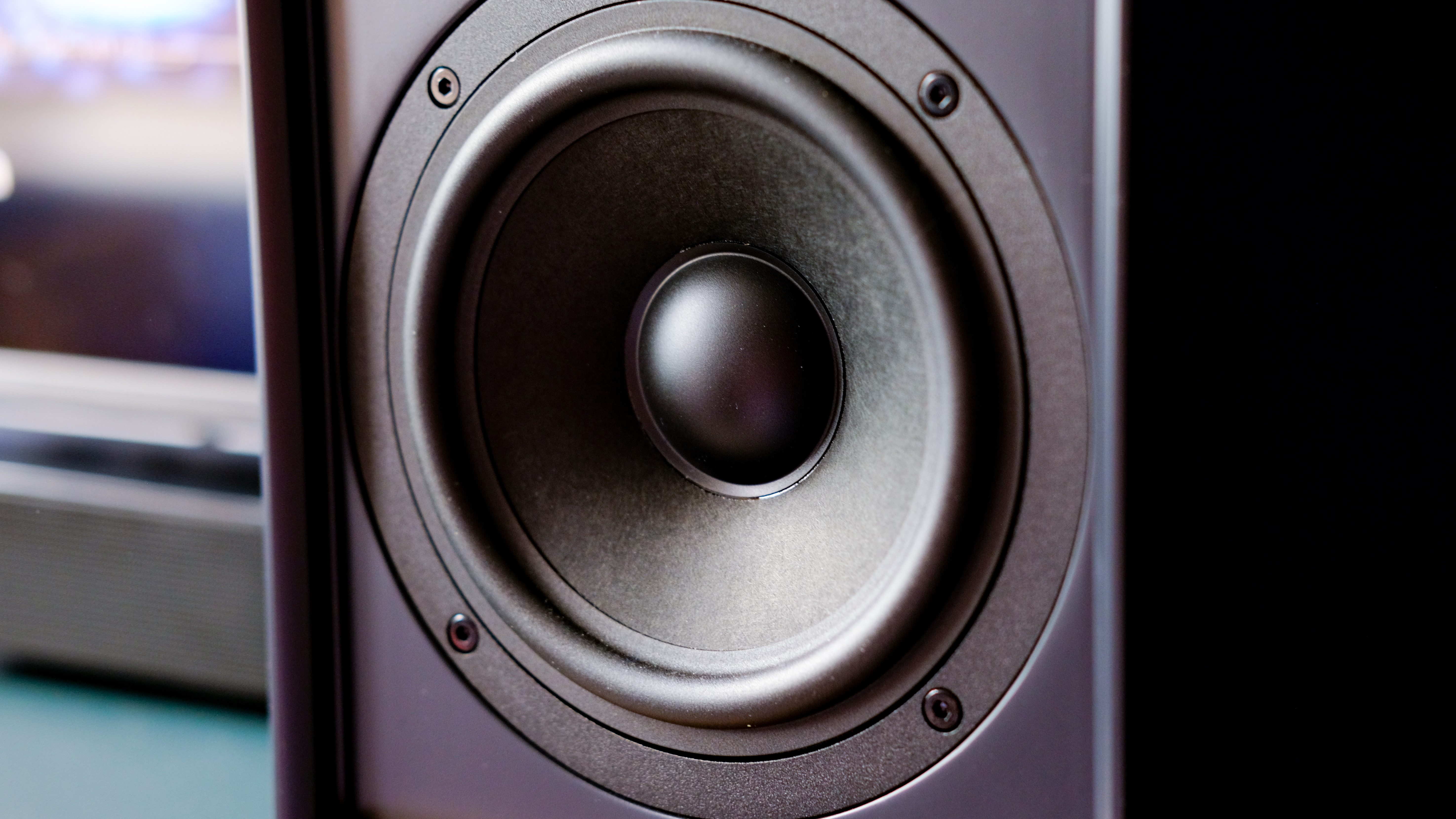 רמקולי מדף הספרים Ruark Audio Sabre-R בפחם