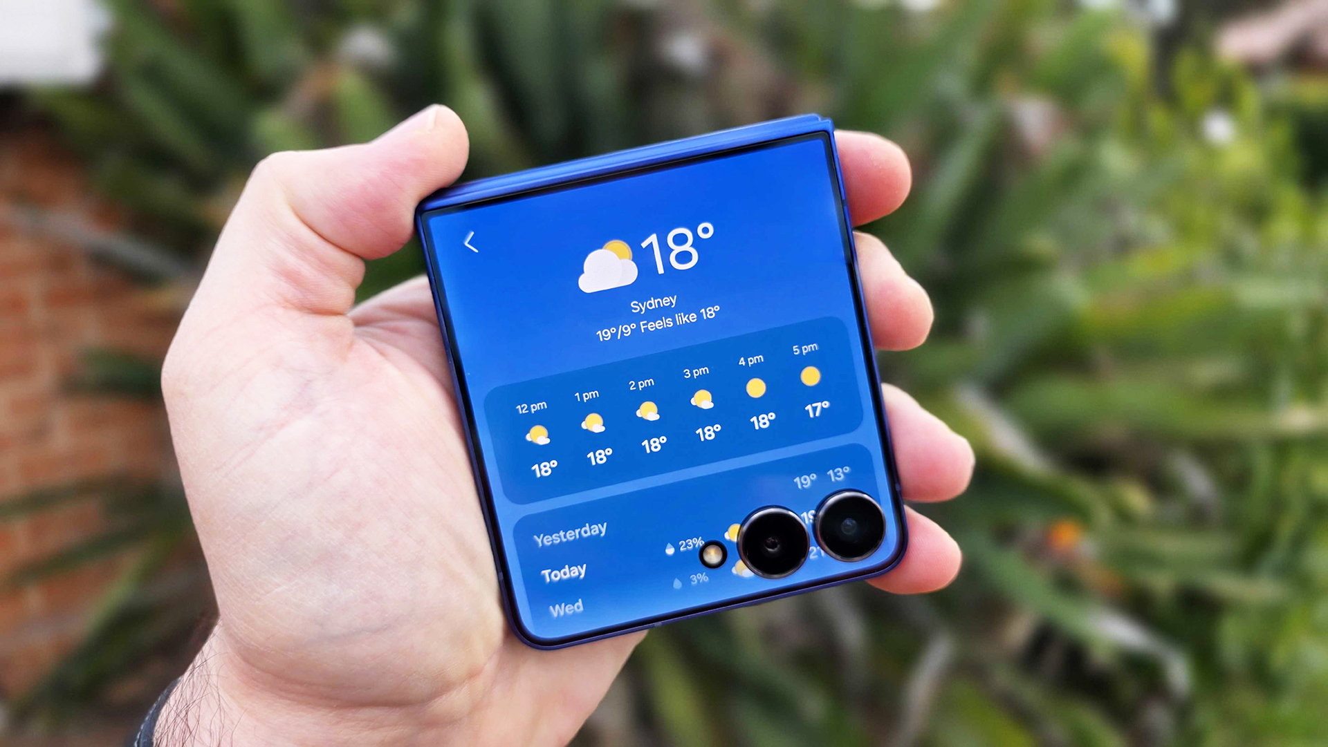 תמונות מעשיות של Samsung Galaxy Z Flip 7