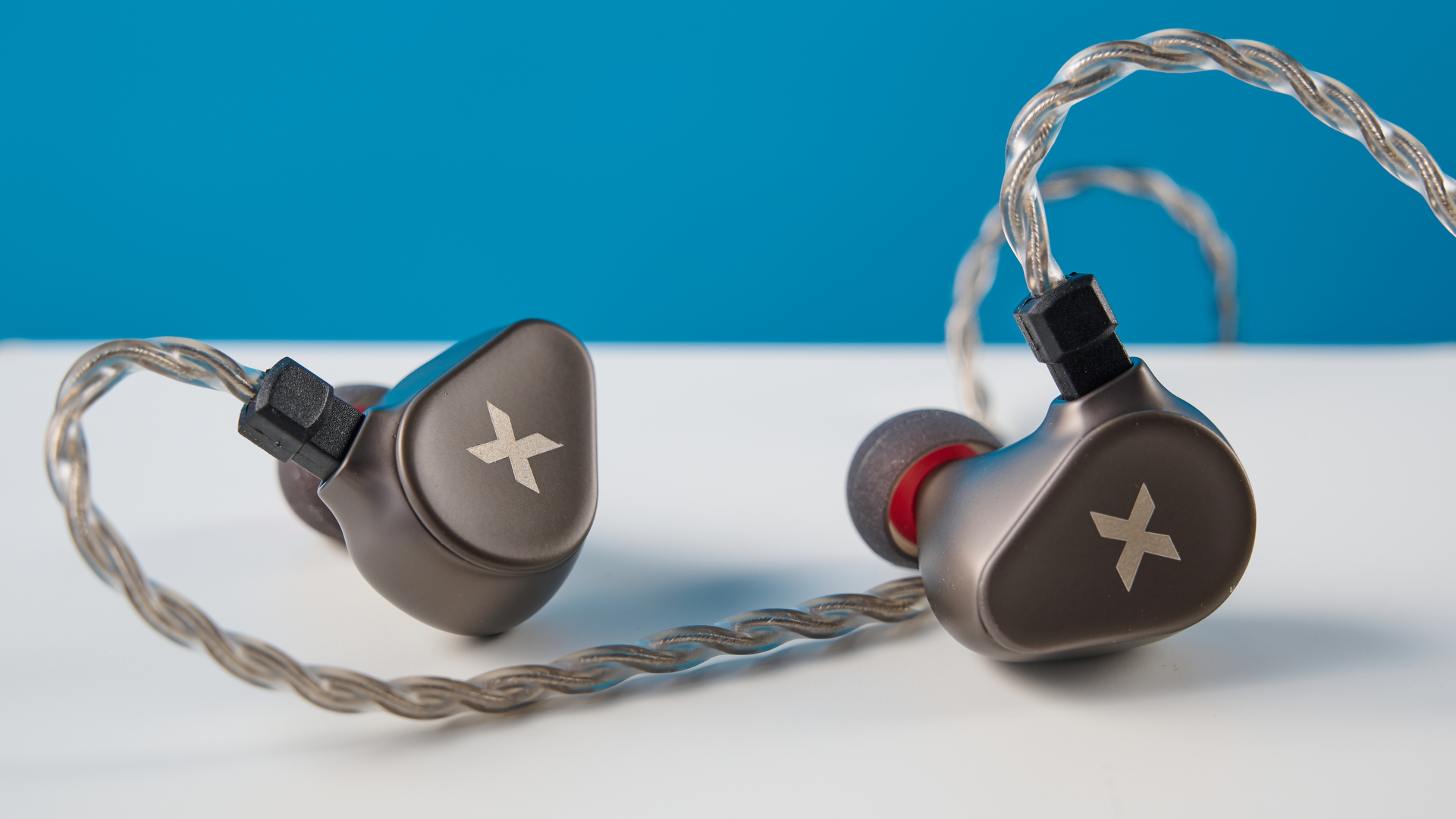 IEMs חוטיים של Dunu Titan X