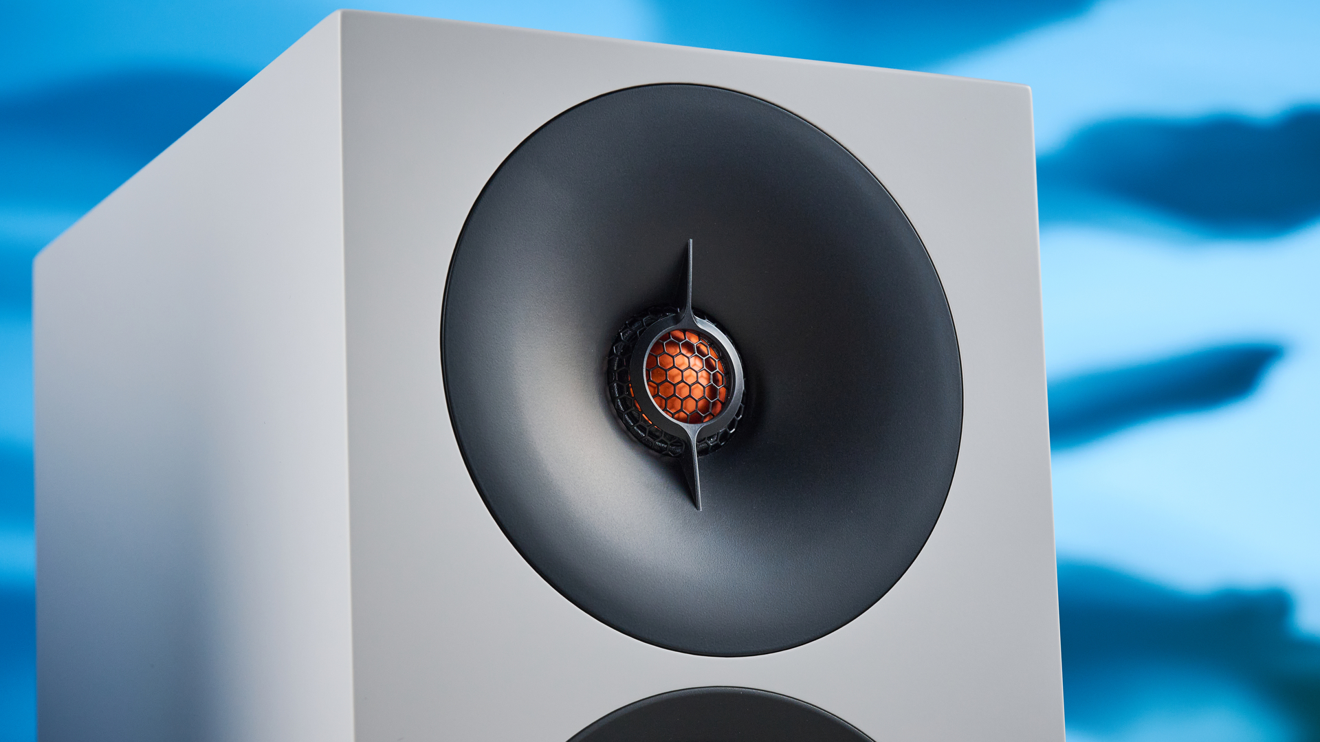 רמקולי מדף הספרים של cambridge audio l/rs בלבן עם טוויטר אלומיניום 21 מ