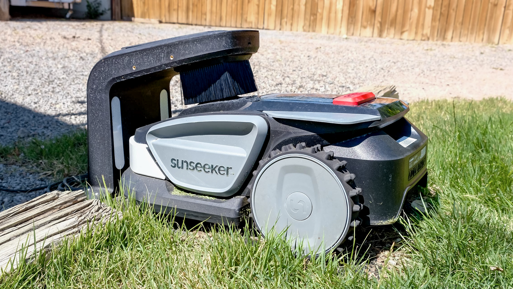Sunseeker S4 במעגן מקרוב