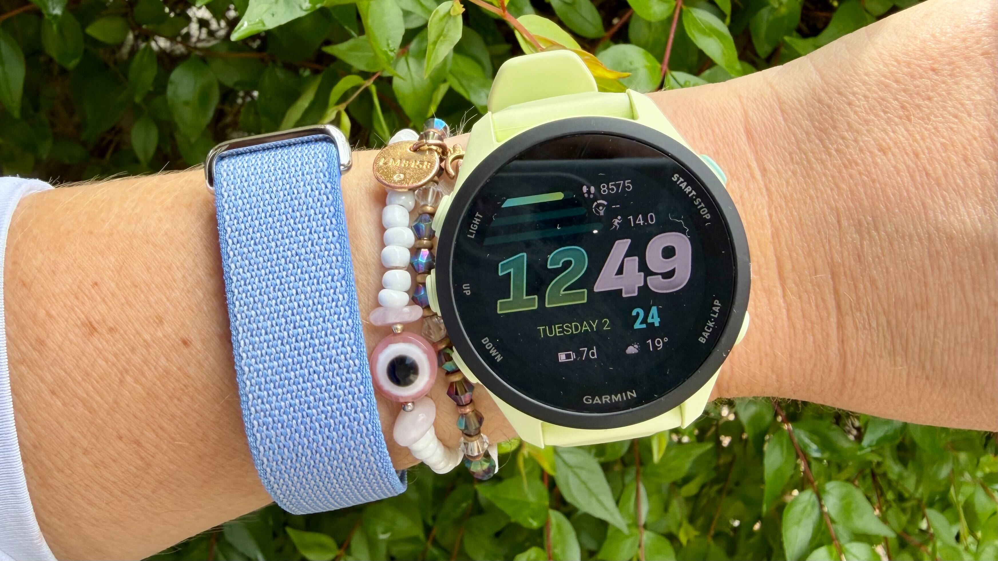 תמונה של Fitbit Air ו-Garmin Forerunner 70