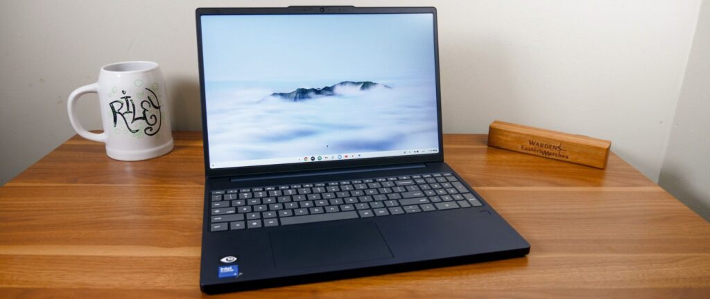 ה-Lenovo Chromebook של $579 מקבל כל כך הרבה נכון - אבל נכשל איפה שהוא נחשב מאת ג'ייסון אנגליה פורסם ב-5 ביולי 26 עדיין לא דורג Lenovo Chromebook Plus 15I TN10 מספק כמה תכונות בולטות, אבל בכמעט $600 הוא זקוק לחיי סוללה וביצועים טובים יותר.
