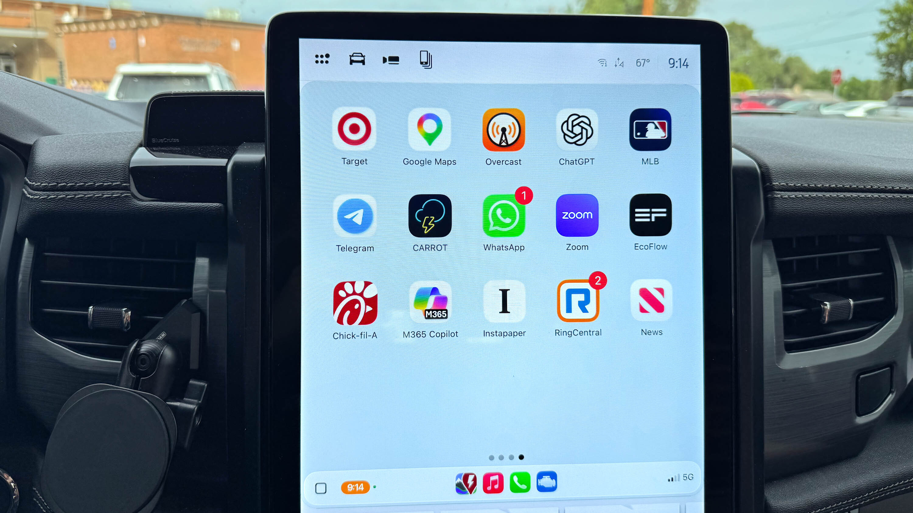 כיצד לארגן אפליקציות CarPlay.