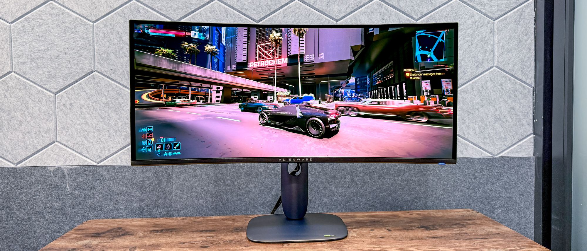 זה עתה בדקתי את ה- Alienware 34 280Hz QD-OLED החדש - והוא מושלם כמו שמסכי גיימינג יכולים להשיג מאת Tony Polanco פורסם ב-9 ביולי 26 ה-Alienware 34 280Hz OLED כולל את אותו עיצוב ופאנל מעוקל כמו קודם, רק עם HDR בהיר יותר וקצב רענון מהיר יותר. במחיר של 799 דולר, זה לא פשוט.