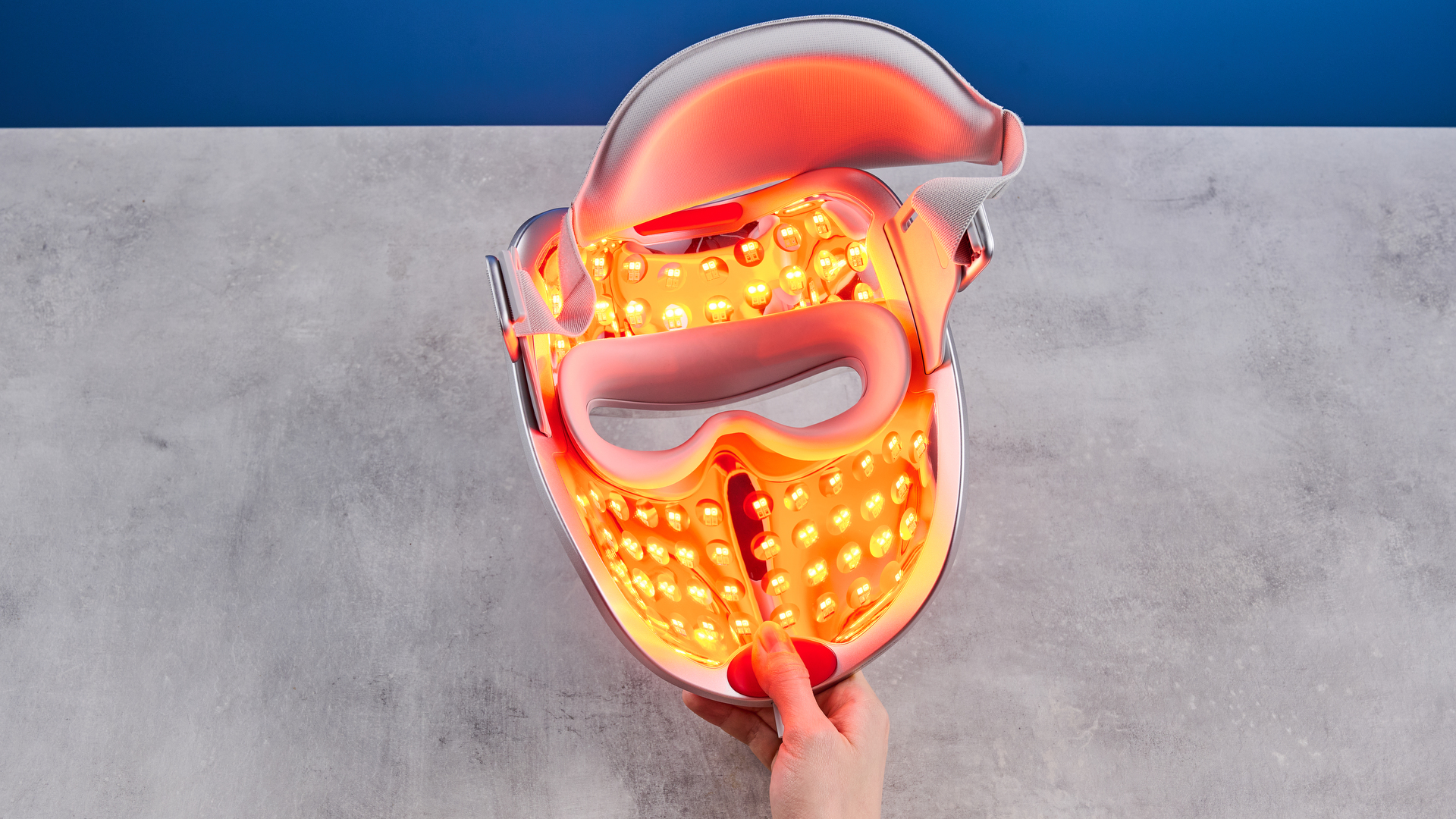 כמו מסכת פנים LED של ReGlow