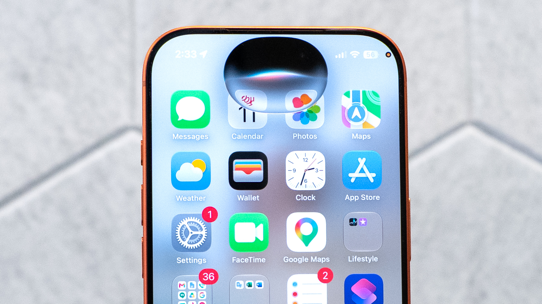 iOS 27 Siri AI פועל על iPhone 17 Pro.