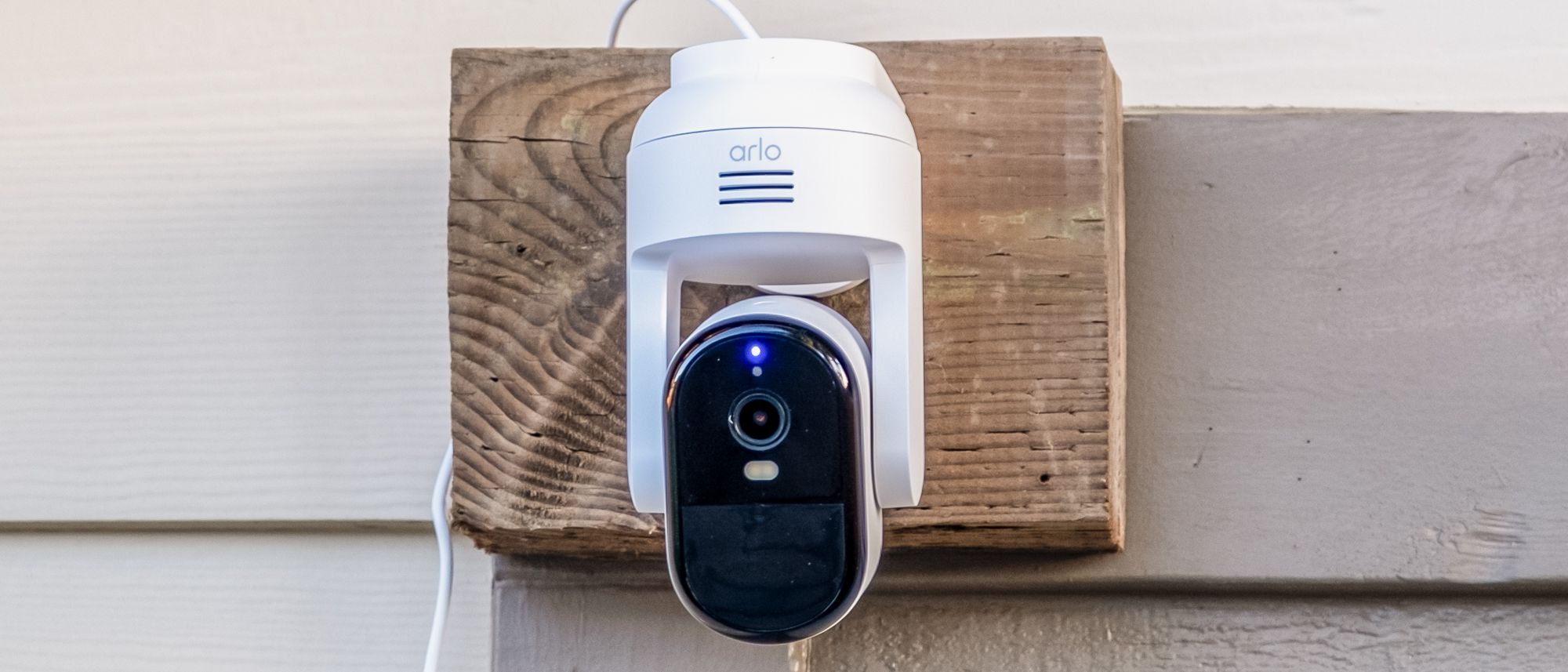 סקירת Arlo Essential Pan Tilt Outdoor: מוצק וזול, אם לא מרהיב מאת כריסטיאן דה לופר פורסם ב-19 ביולי 26 מצלמת האבטחה החיצונית Arlo Essential Pan Tilt היא תוספת טובה למערכת האקולוגית של החברה, אך קונים חדשים ירצו לבדוק אפשרויות זולות יותר.