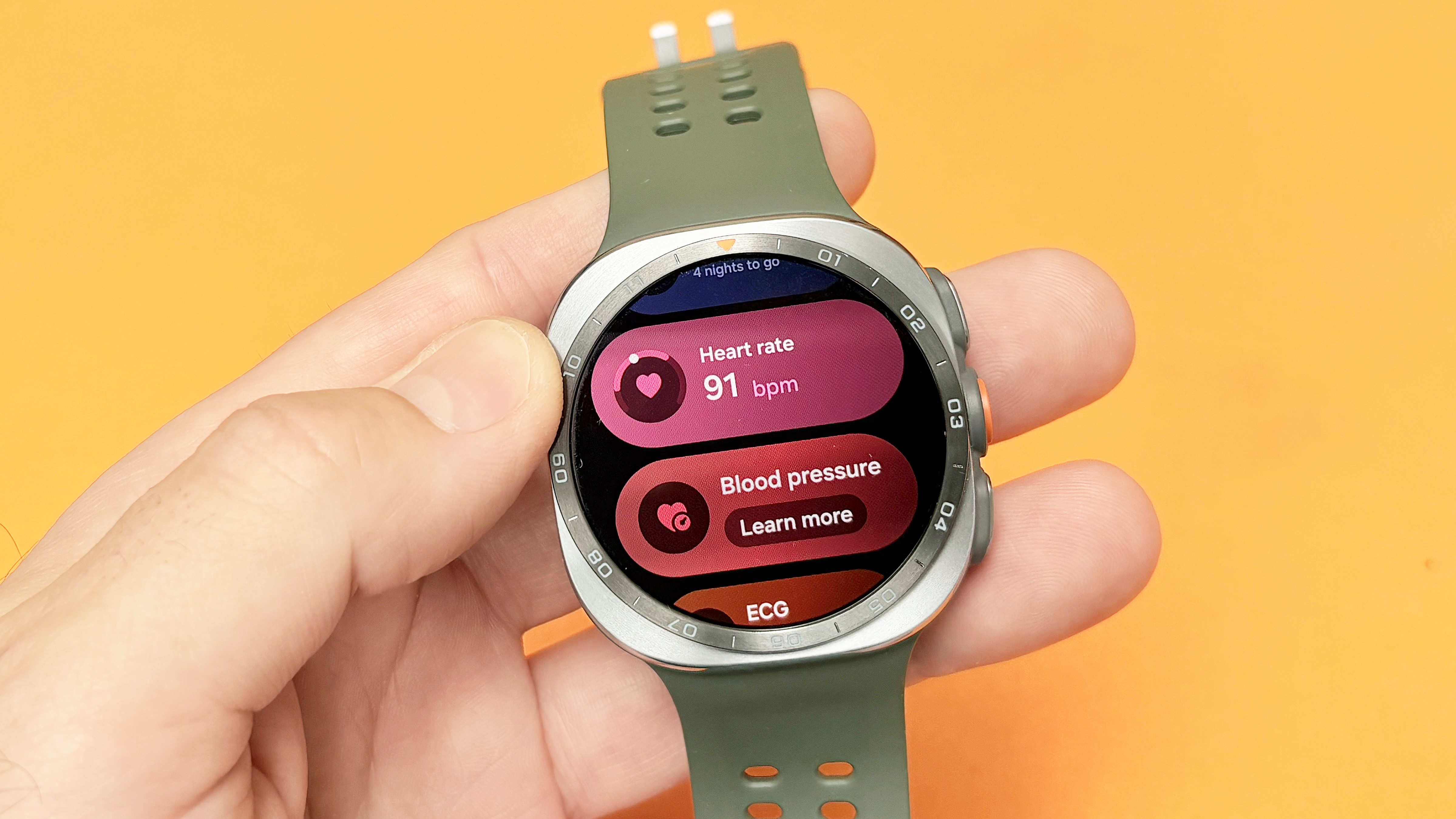 מבט מקרוב על השעון החכם Samsung Galaxy Watch Ultra 2