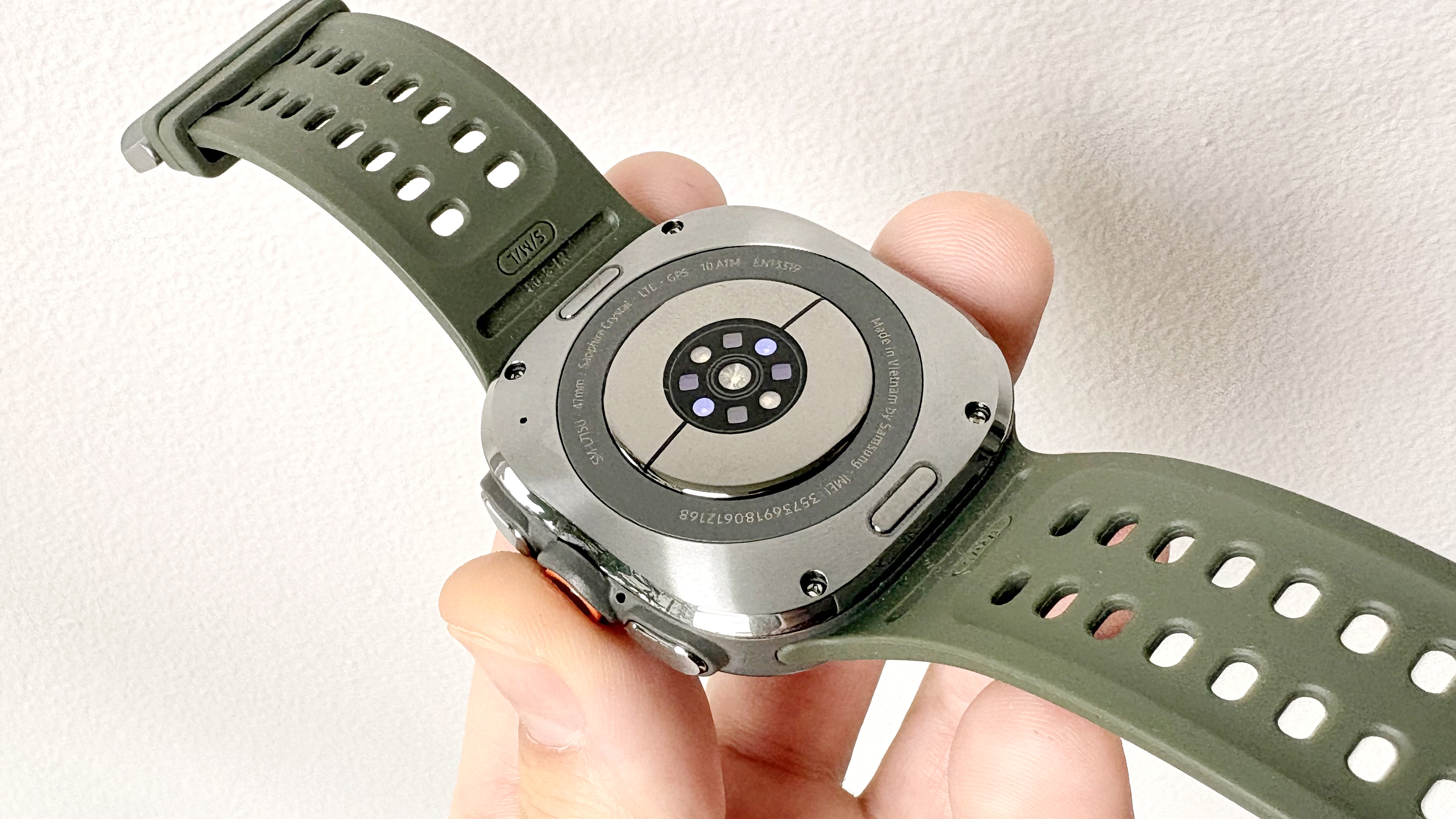 מבט מקרוב על השעון החכם Samsung Galaxy Watch Ultra 2