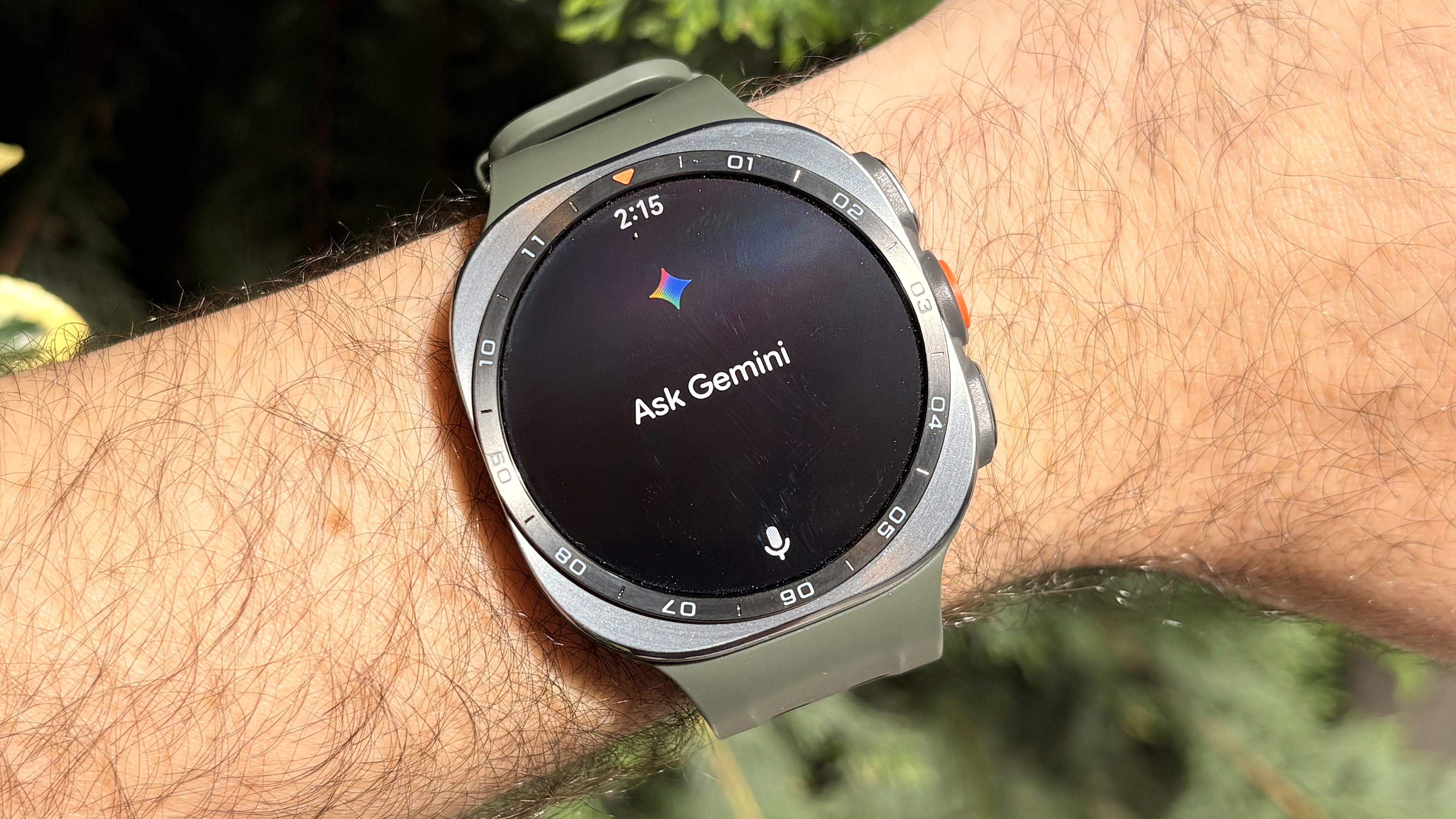 מבט מקרוב על השעון החכם Samsung Galaxy Watch Ultra 2