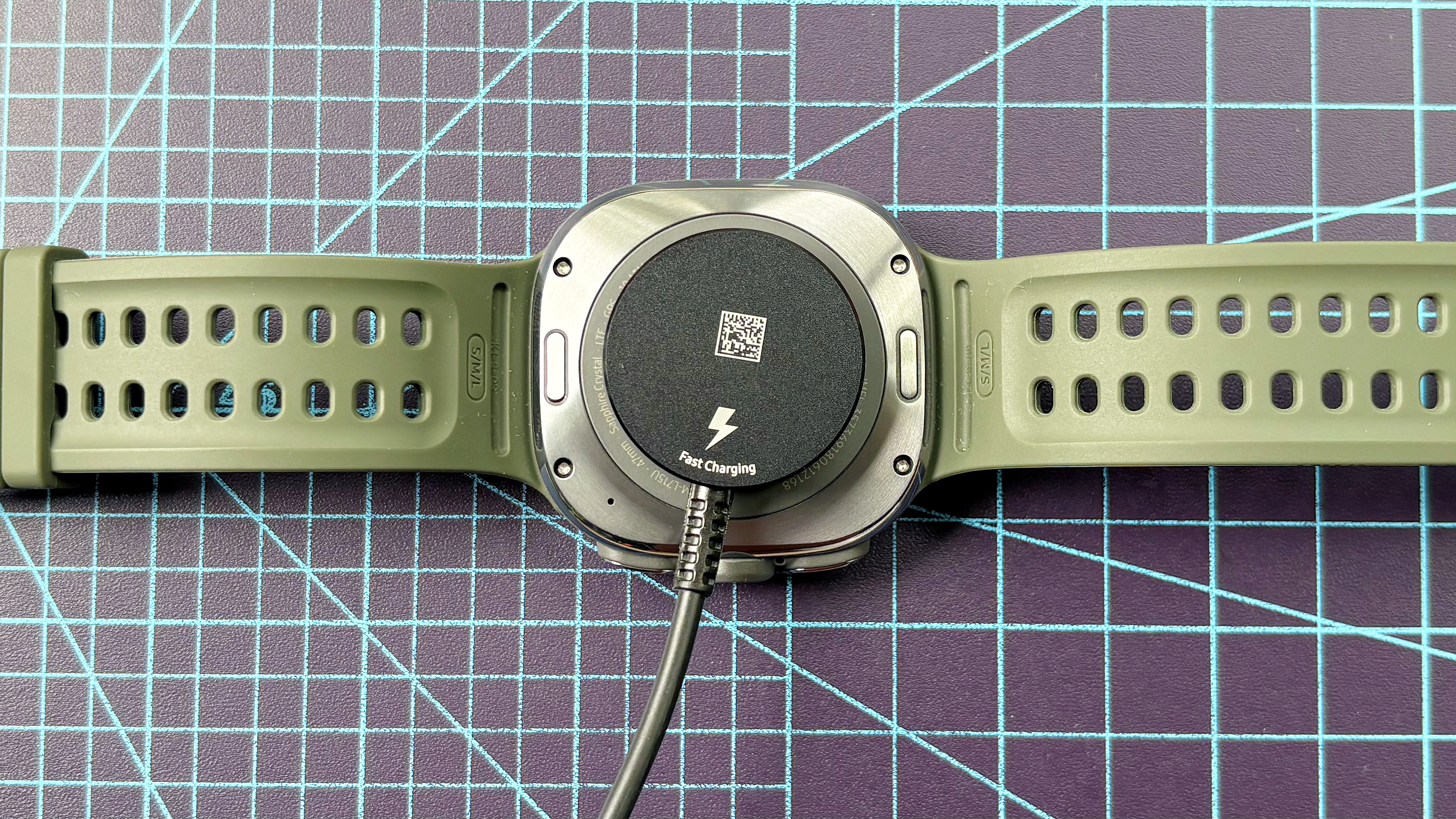 מבט מקרוב על השעון החכם Samsung Galaxy Watch Ultra 2