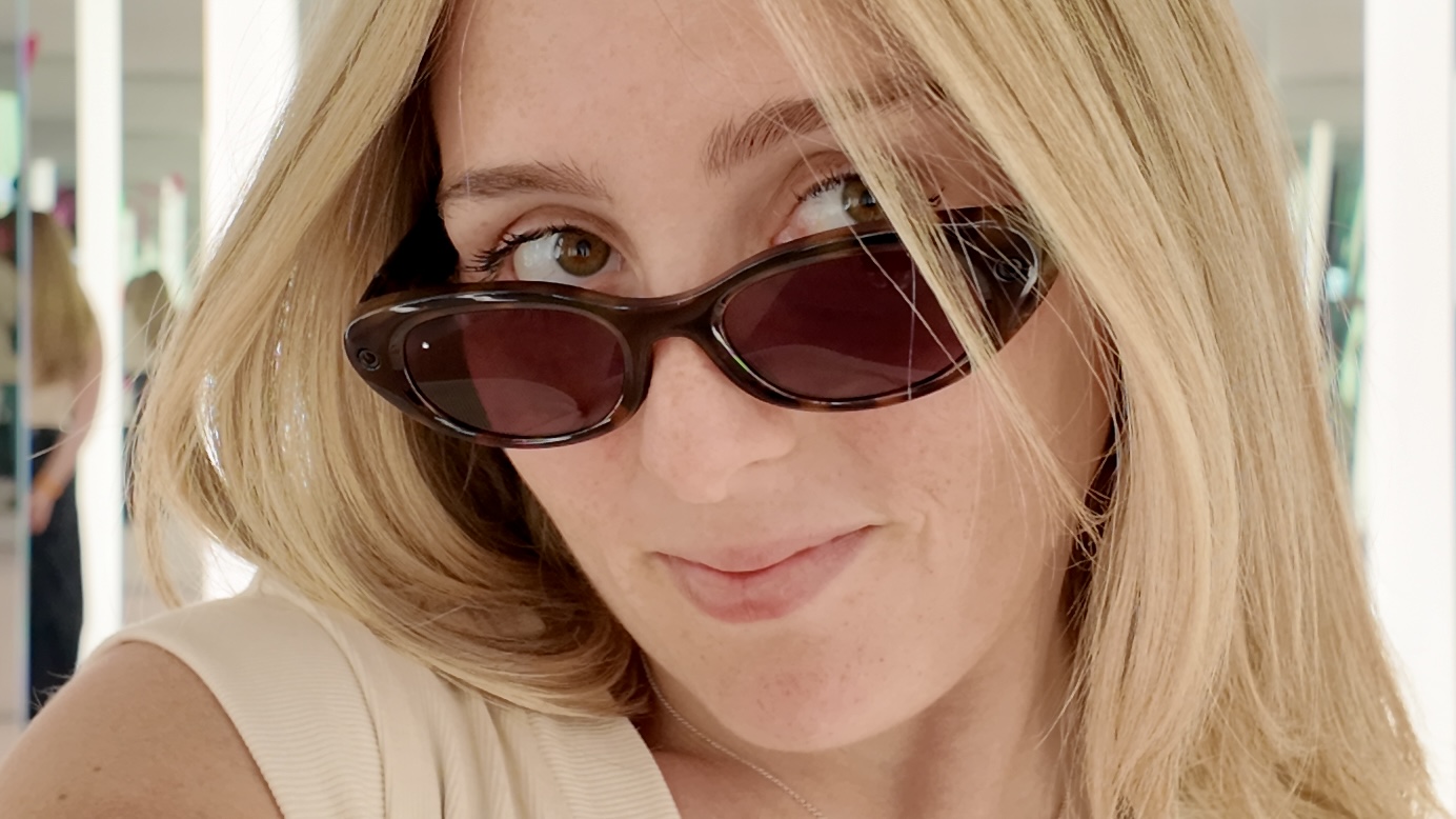 מטה משקפיים של קיילי