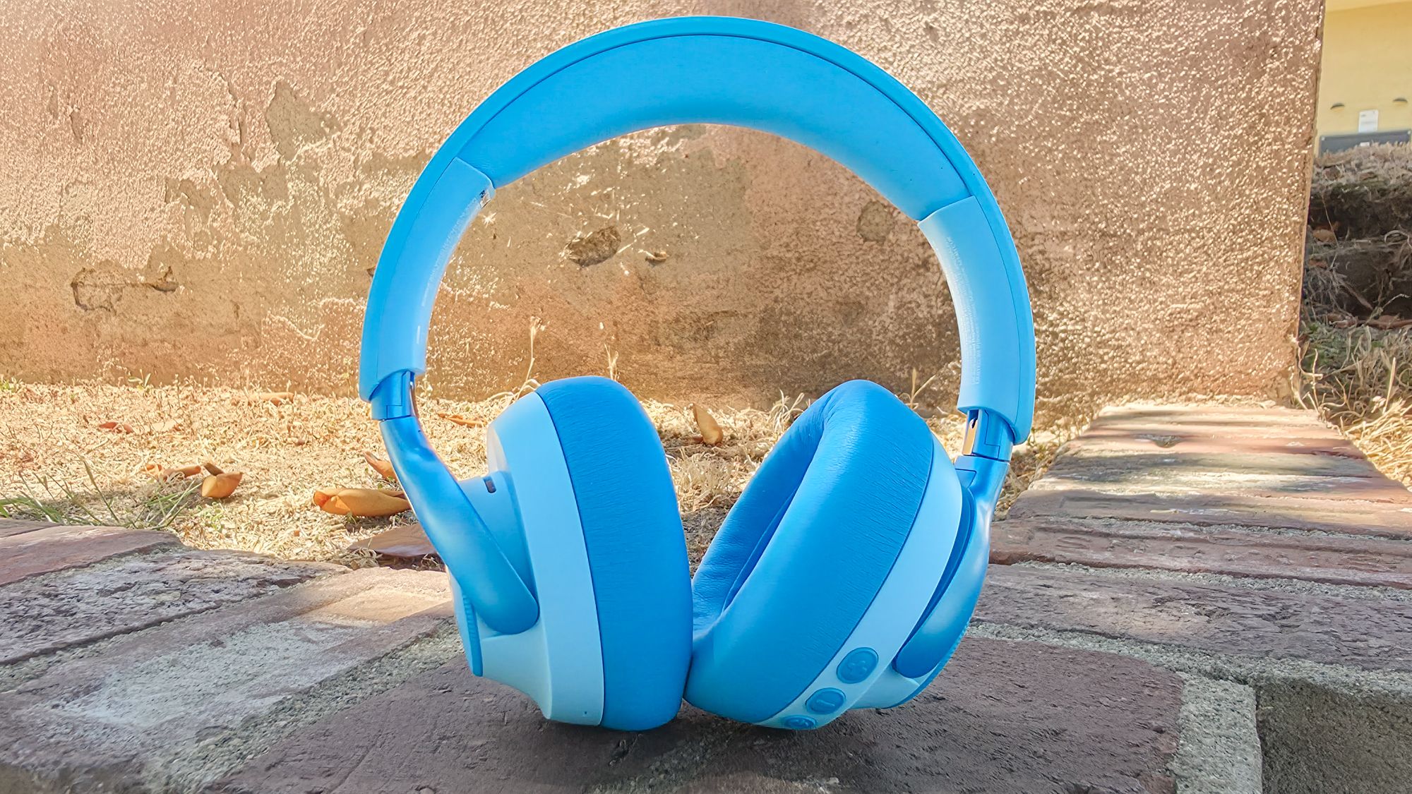 ה-iClever Q950s הללו עשויות להיות האוזניות לילדים הטובות ביותר שניסיתי אי פעם מאת Scott Younker פורסם ב-3 באוגוסט 26 מומלץ אוזניות iClever Q950 נשמעות טוב בצורה מפתיעה ועדיין מציעות אסתטיקה ידידותית לילדים.