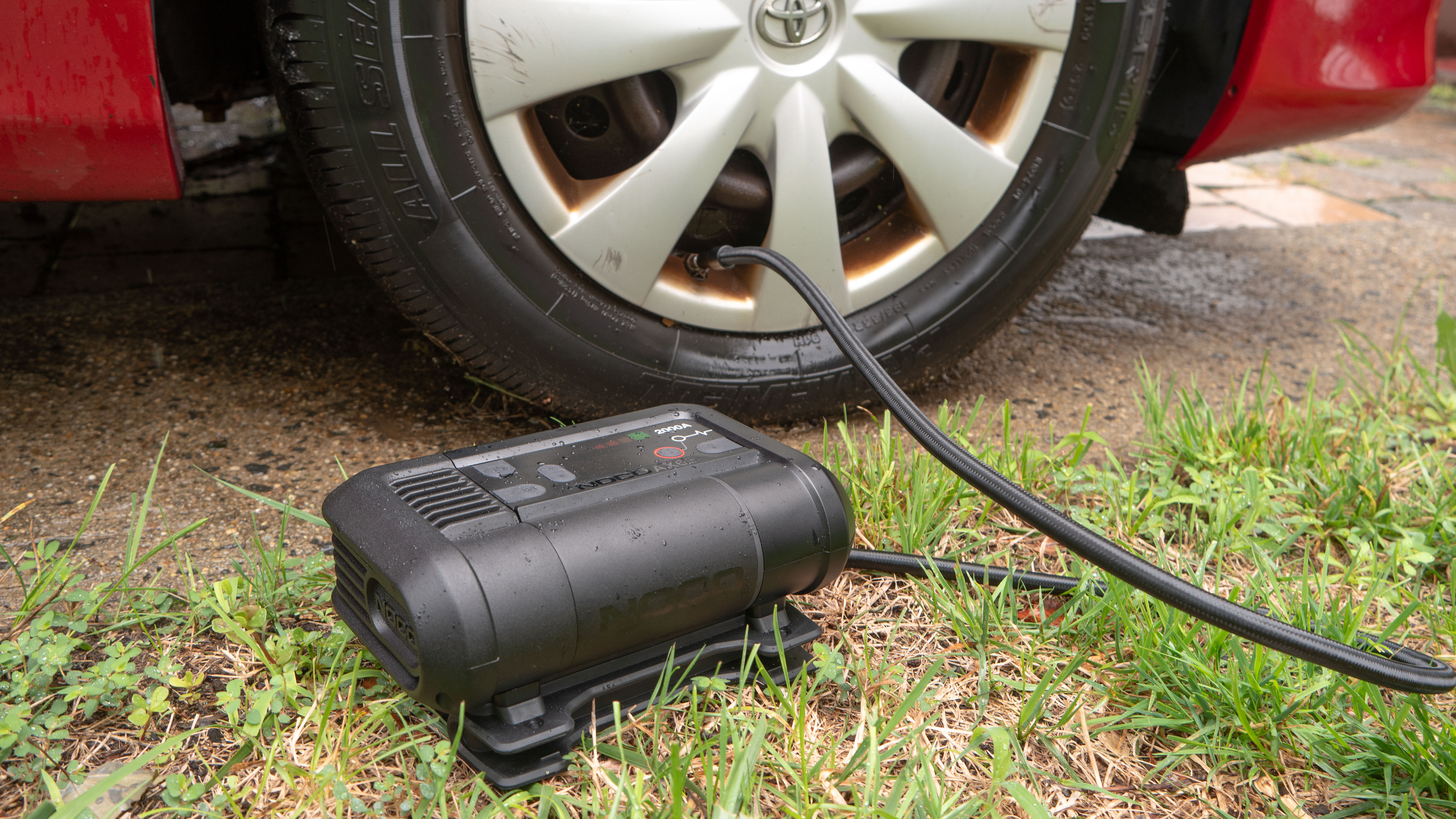 ניפוח צמיג NOCO Boost Air AX65.