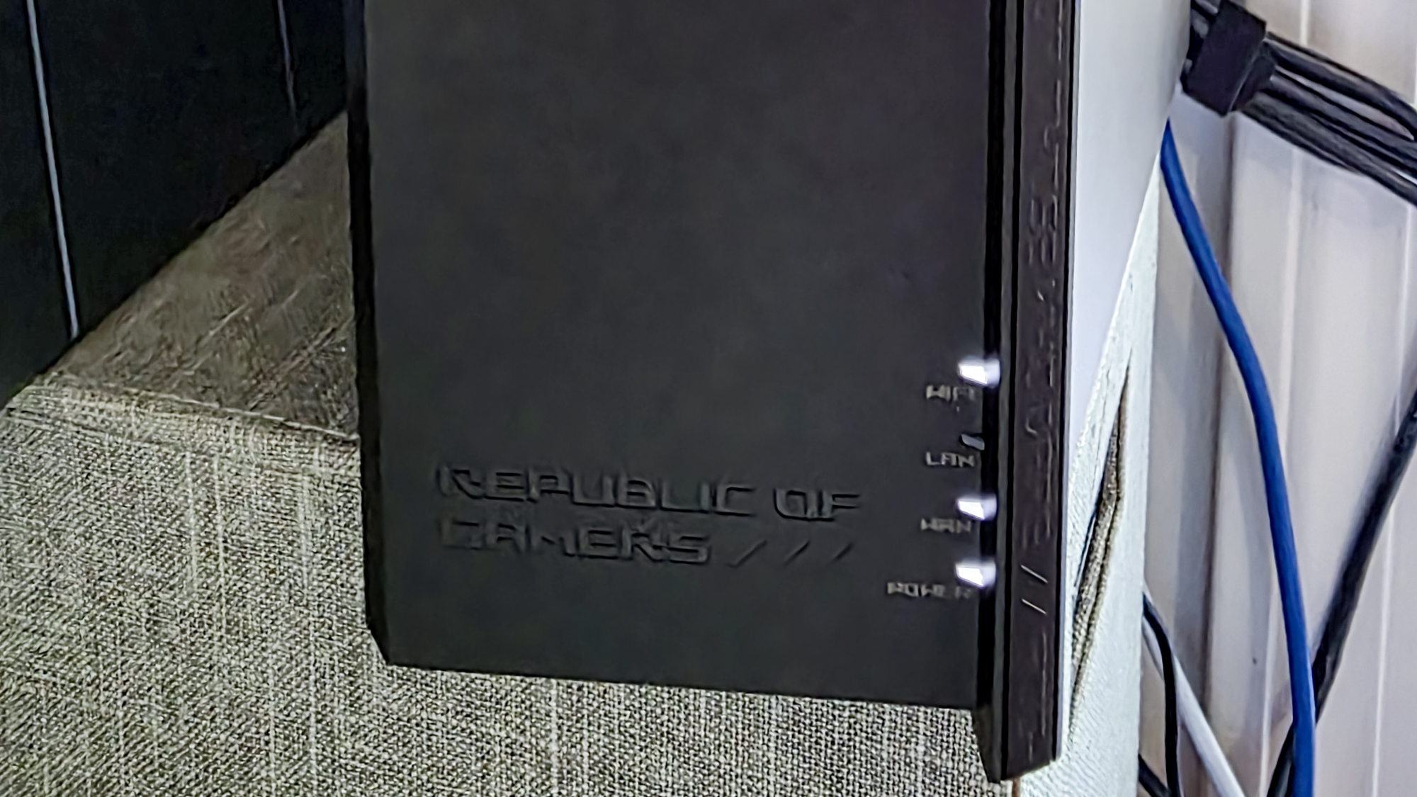 האורות בנתב משחקים Asus ROG Strix GS-BE18000