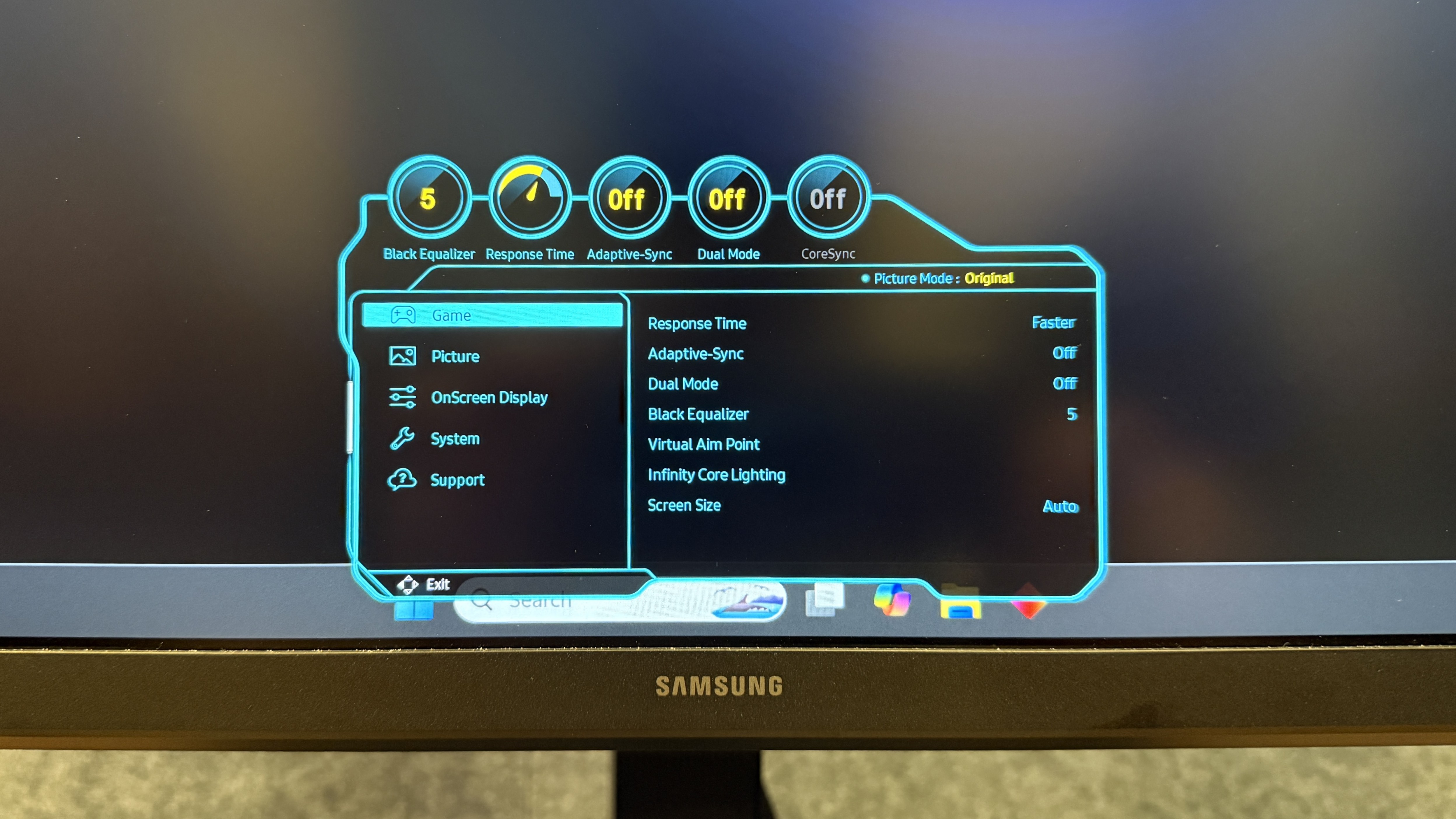 תפריט ה-OSD בצג המשחקים של Samsung Odyssey G8 (G80HS).
