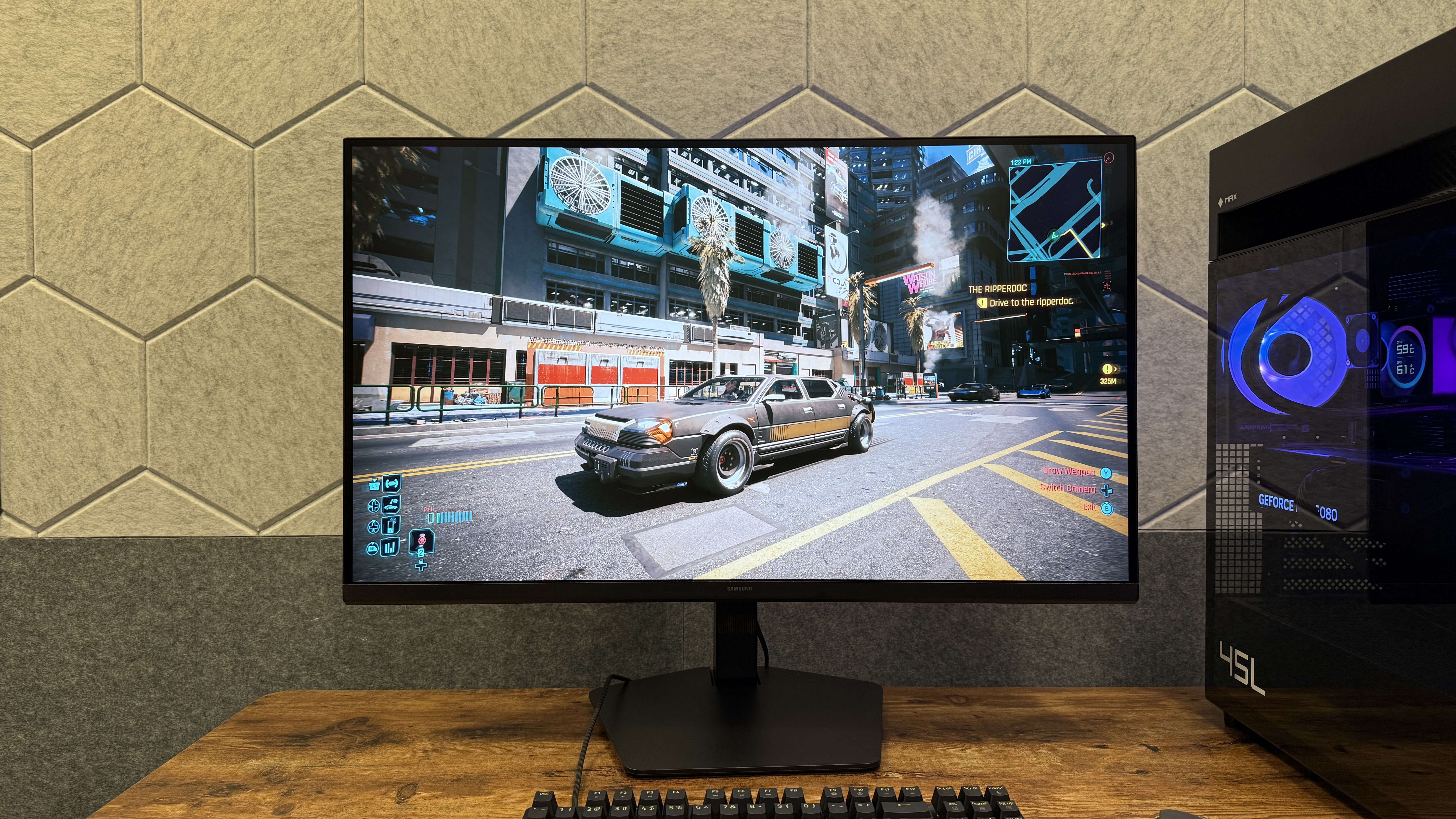 Cyberpunk 2077 פועל על צג המשחקים Samsung Odyssey G8 (G80HS).