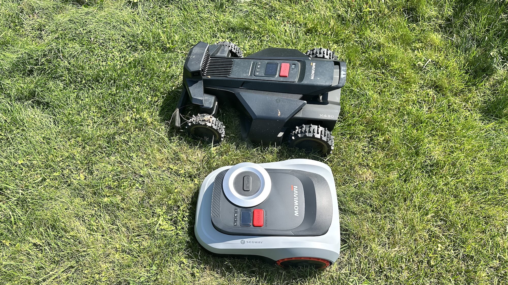 ה-Segway Navimow i215 עם ה-Segway Navimow X4