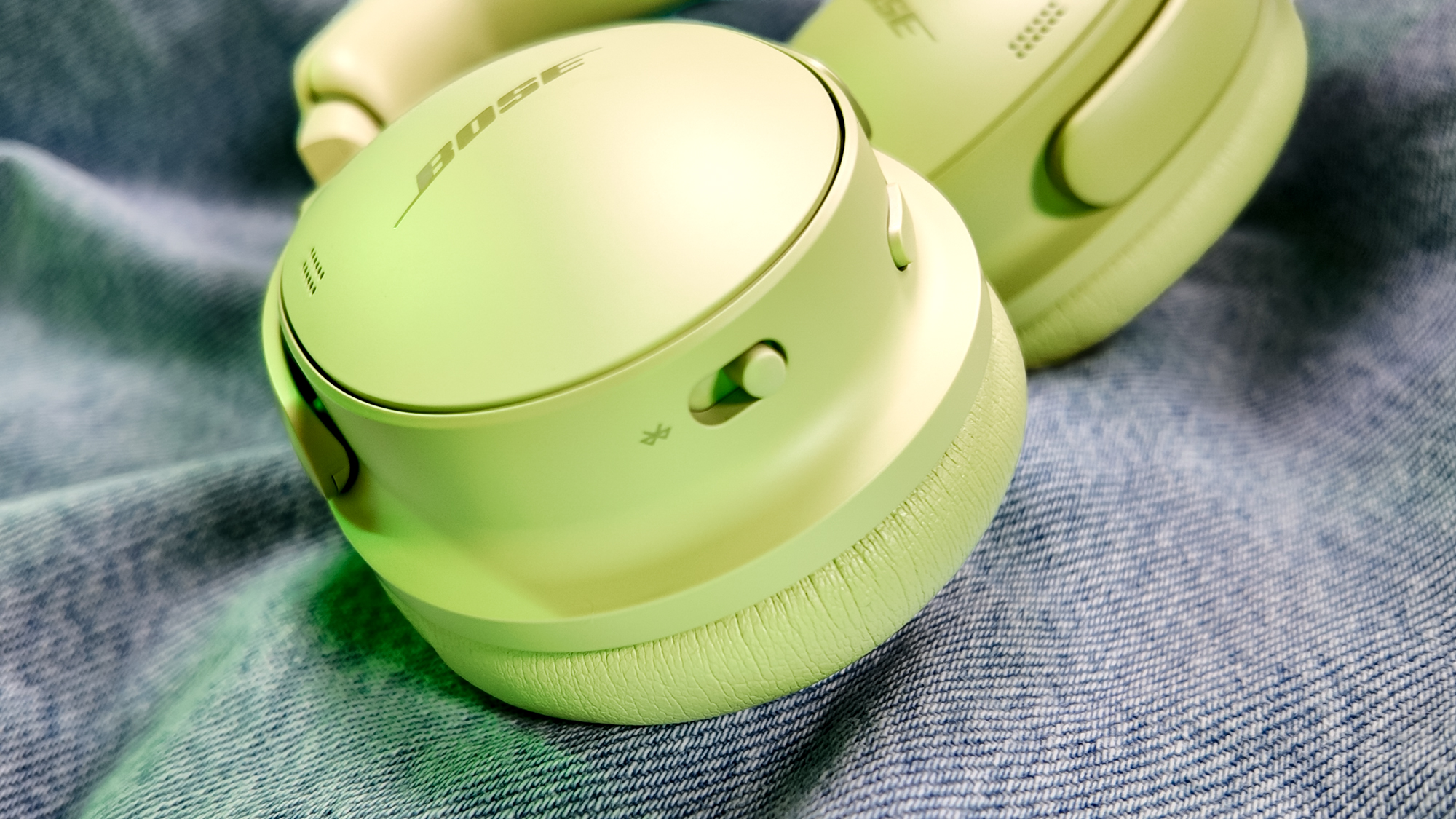מתג ה-Bluetooth באוזניות Bose QuietComfort (דור שני)