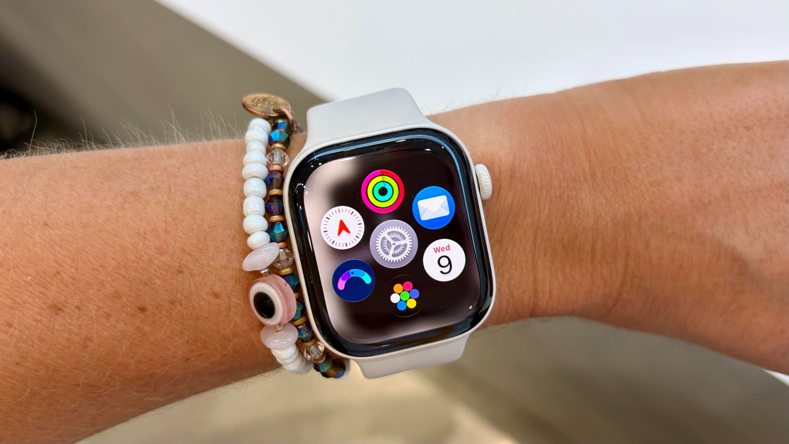 Apple Watch Series 12 מעשי: חיישן דופק חדש וציון מוכנות (סוף סוף) מאת Jane McGuire, Dan Bracaglia פורסם ב-9 בספטמבר 26 עדיין לא דורג היינו מעשיים עם Apple Watch Series 12 החדש. הנה כל מה שאתה צריך לדעת על שעון הדגל החדש של אפל